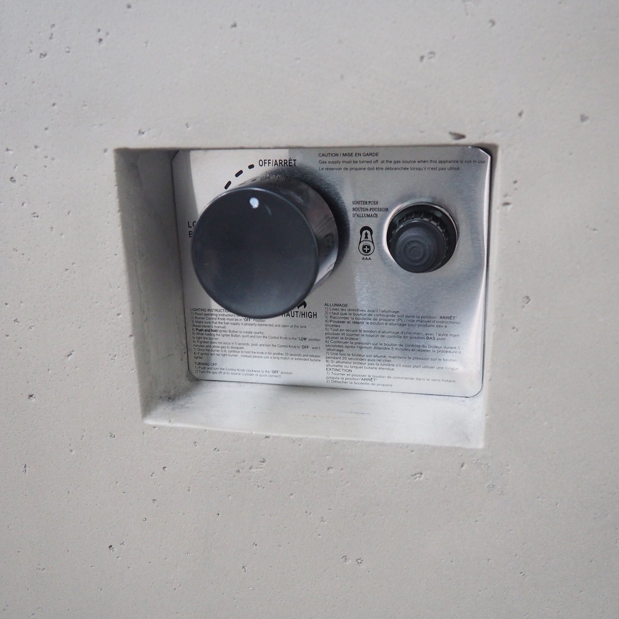 Outdoor Patio Square Gas Burning Concrete Fire Pit 40,000 Btu