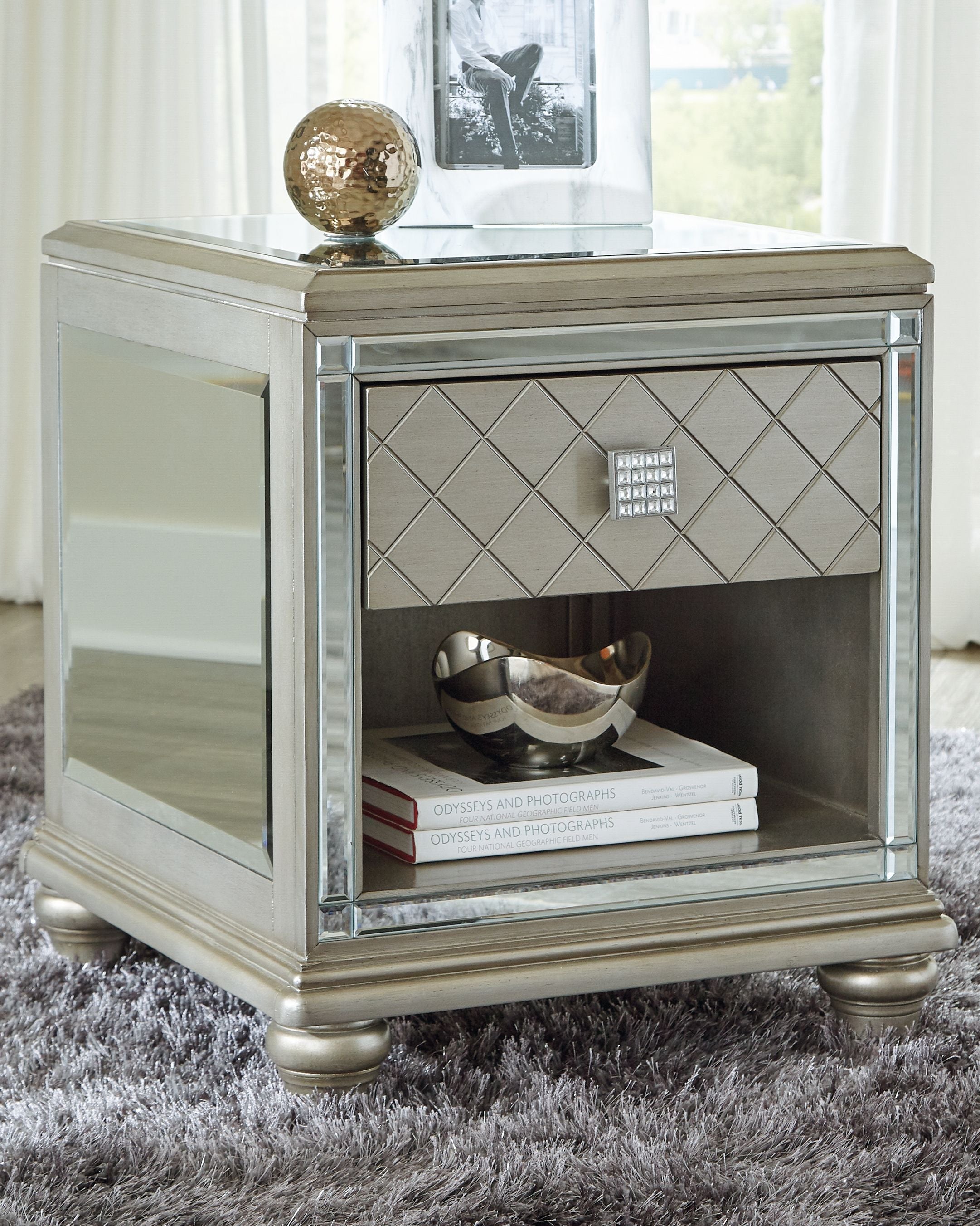 Ashley Furniture Chevanna - Platinum - Rectangular End Table | Meri Furniture