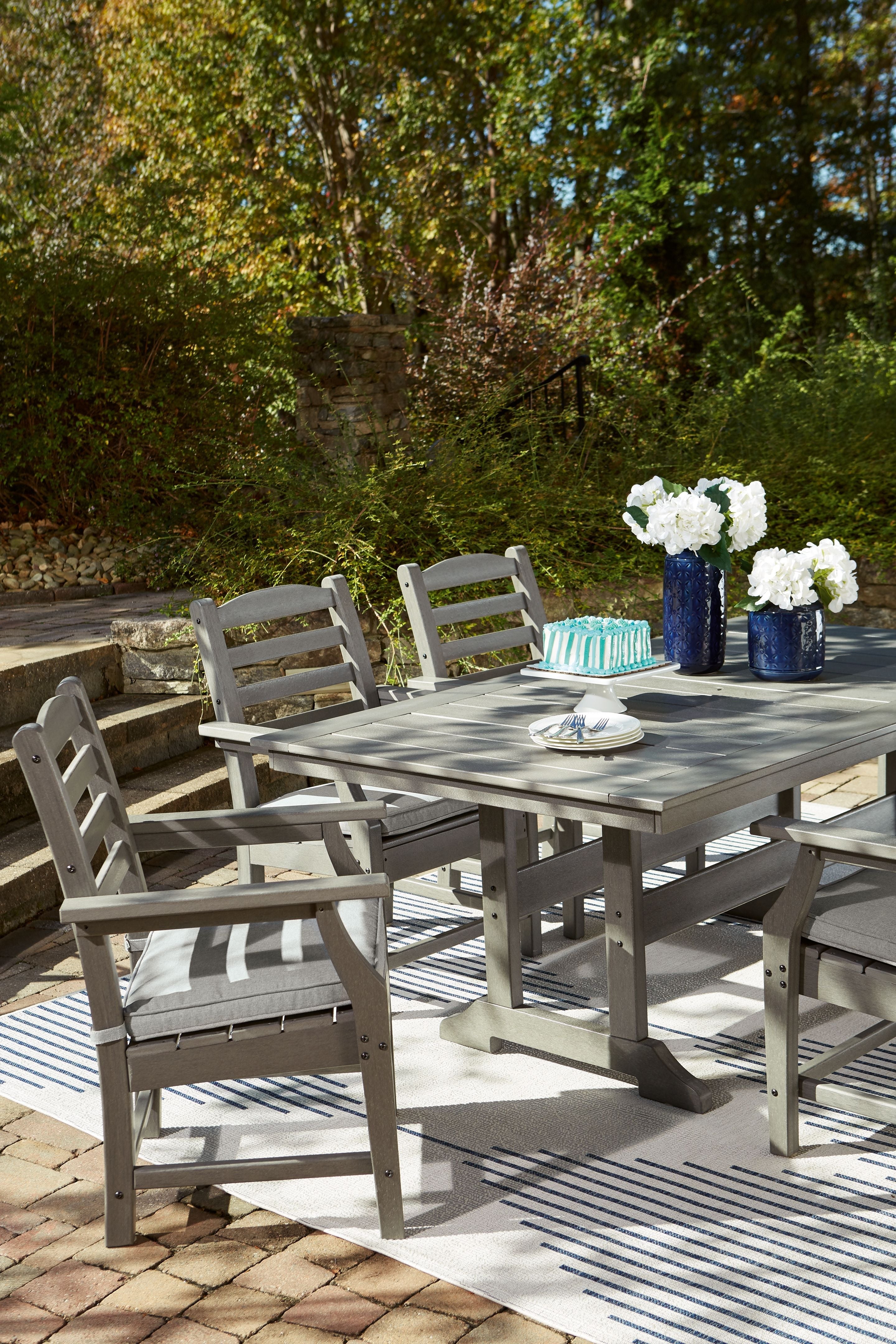 Signature Design by Ashley® Visola - Gray - Rect Dining Table W/Umb Opt | Meri Furniture