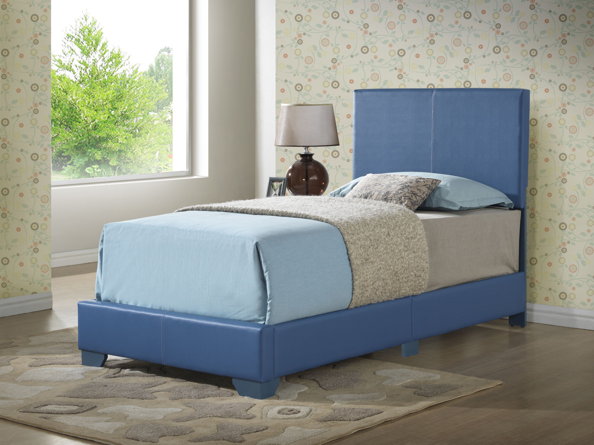 Elegant Platform Bed For Relaxed Spaces