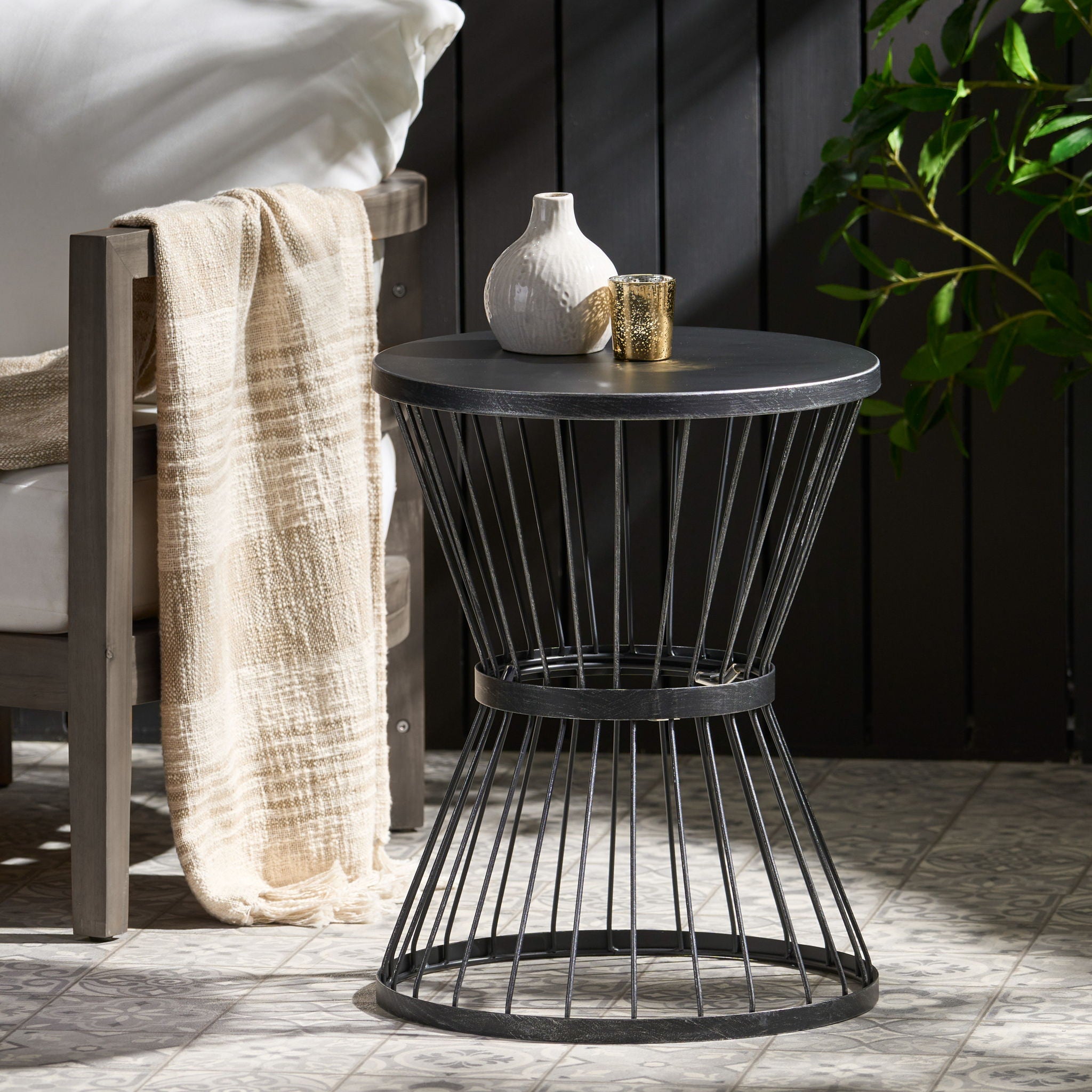Lassen - Modern Outdoor Side Table With Hourglass Design