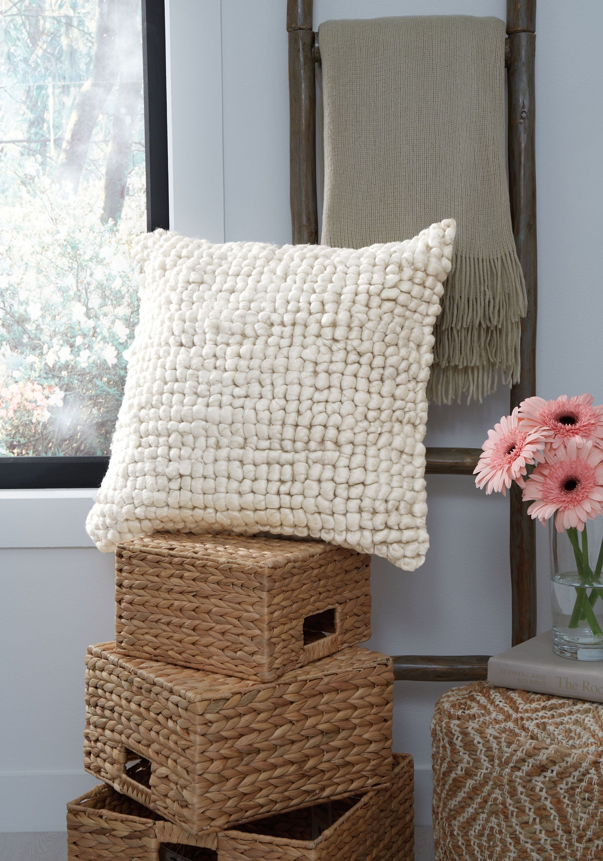 Signature Design by Ashley® Aavie - Pillow | Meri Furniture