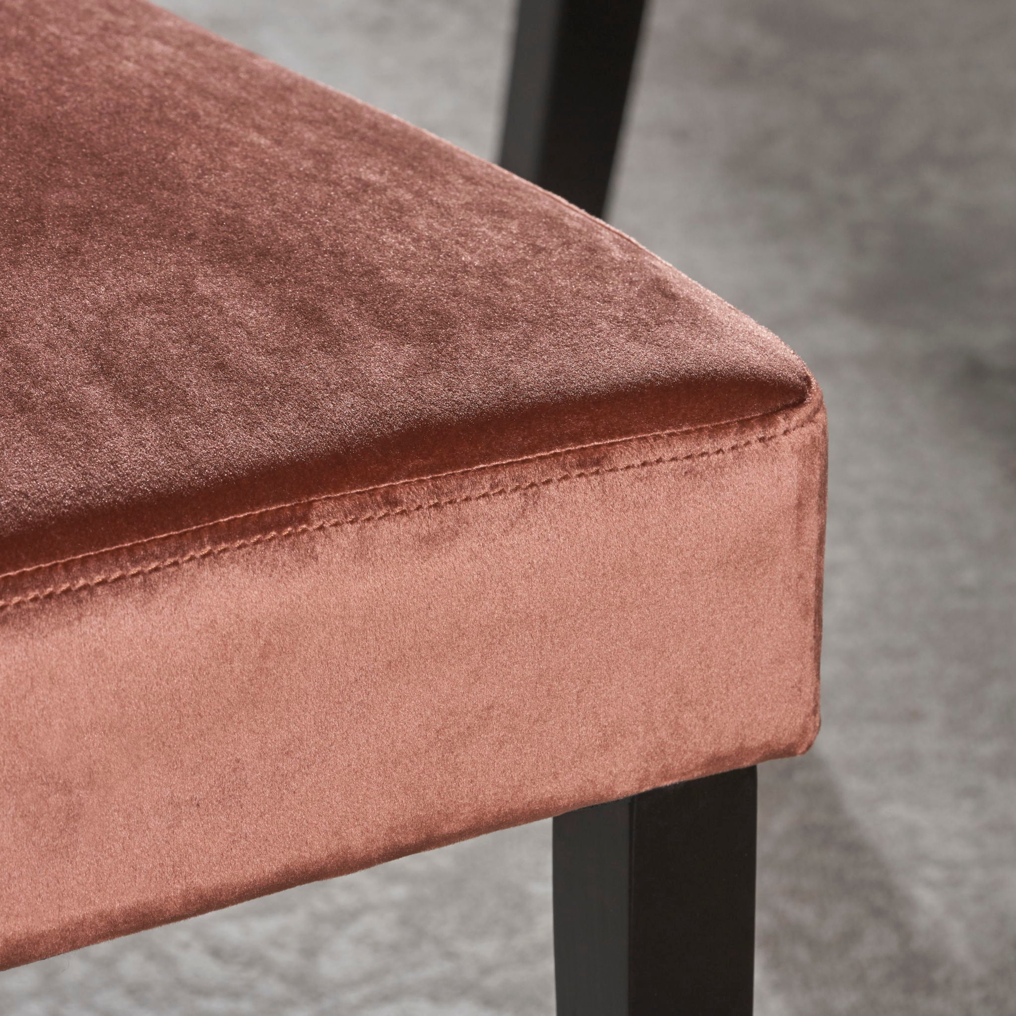 Elegant Velvet Tufted Dining Chair - Blush