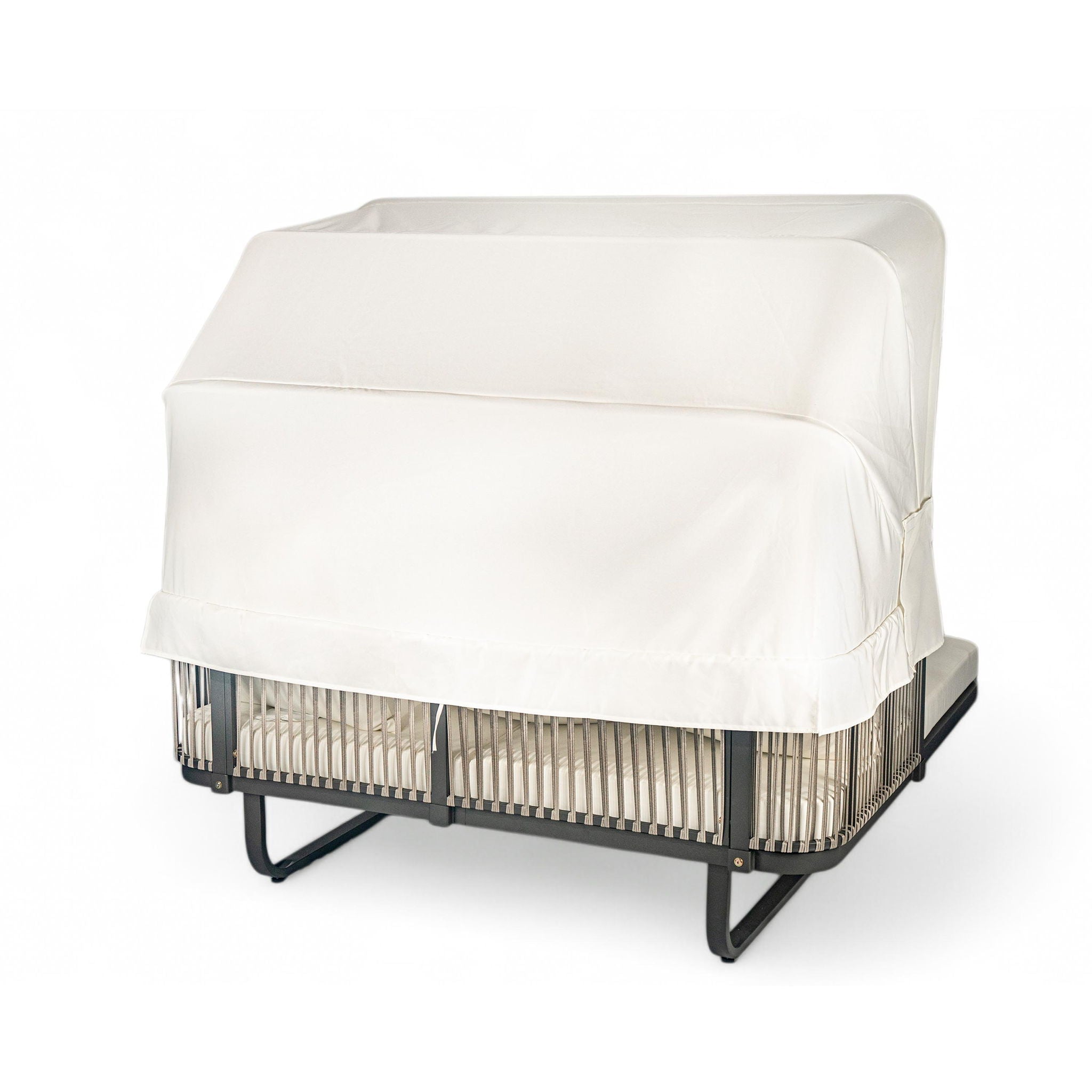 Outdoor Patio Rattan Daybed With Detachable Pillows