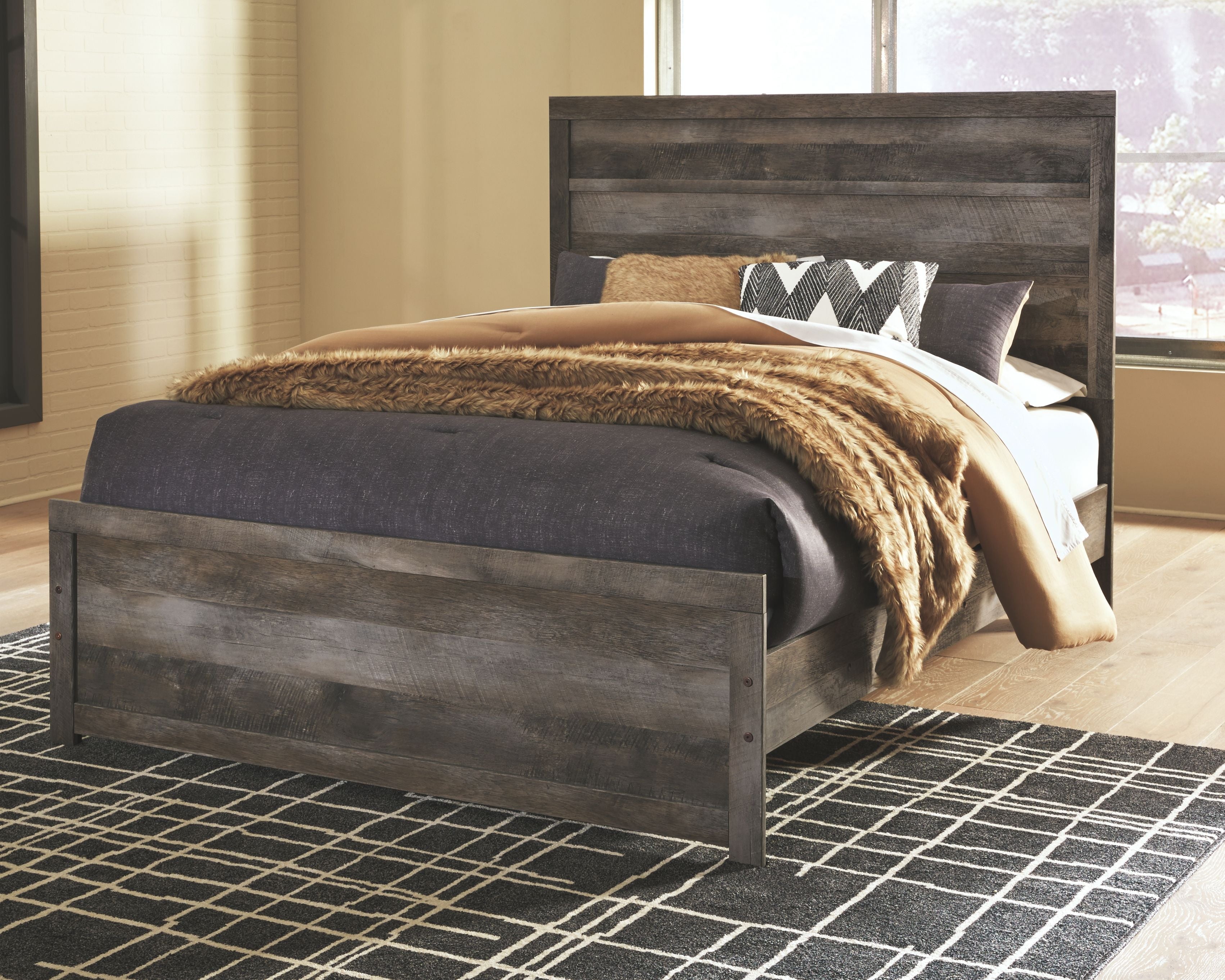 Signature Design by Ashley® Wynnlow - Panel Bed | Meri Furniture