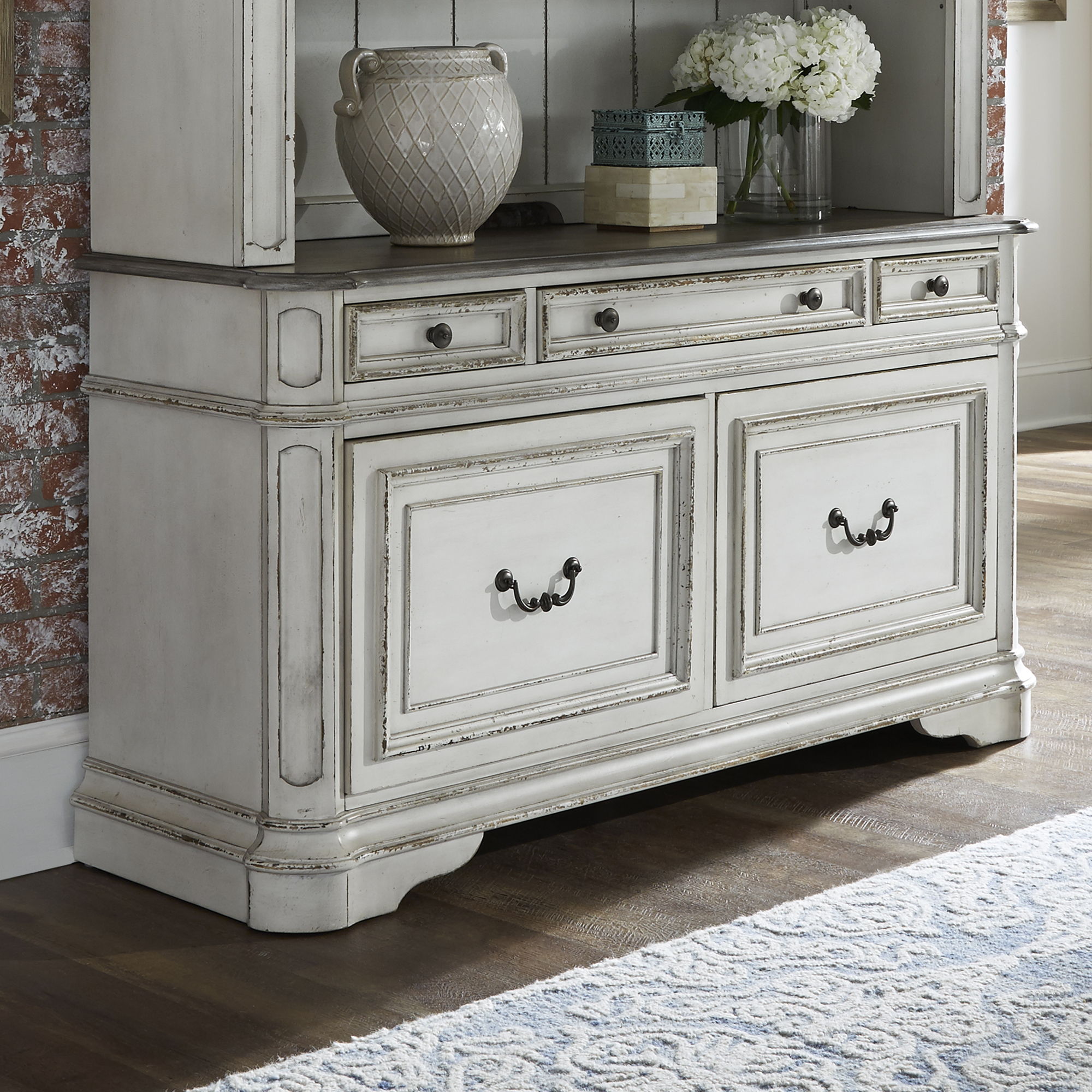 Liberty Furniture Magnolia Manor - Credenza - White | Meri Furniture