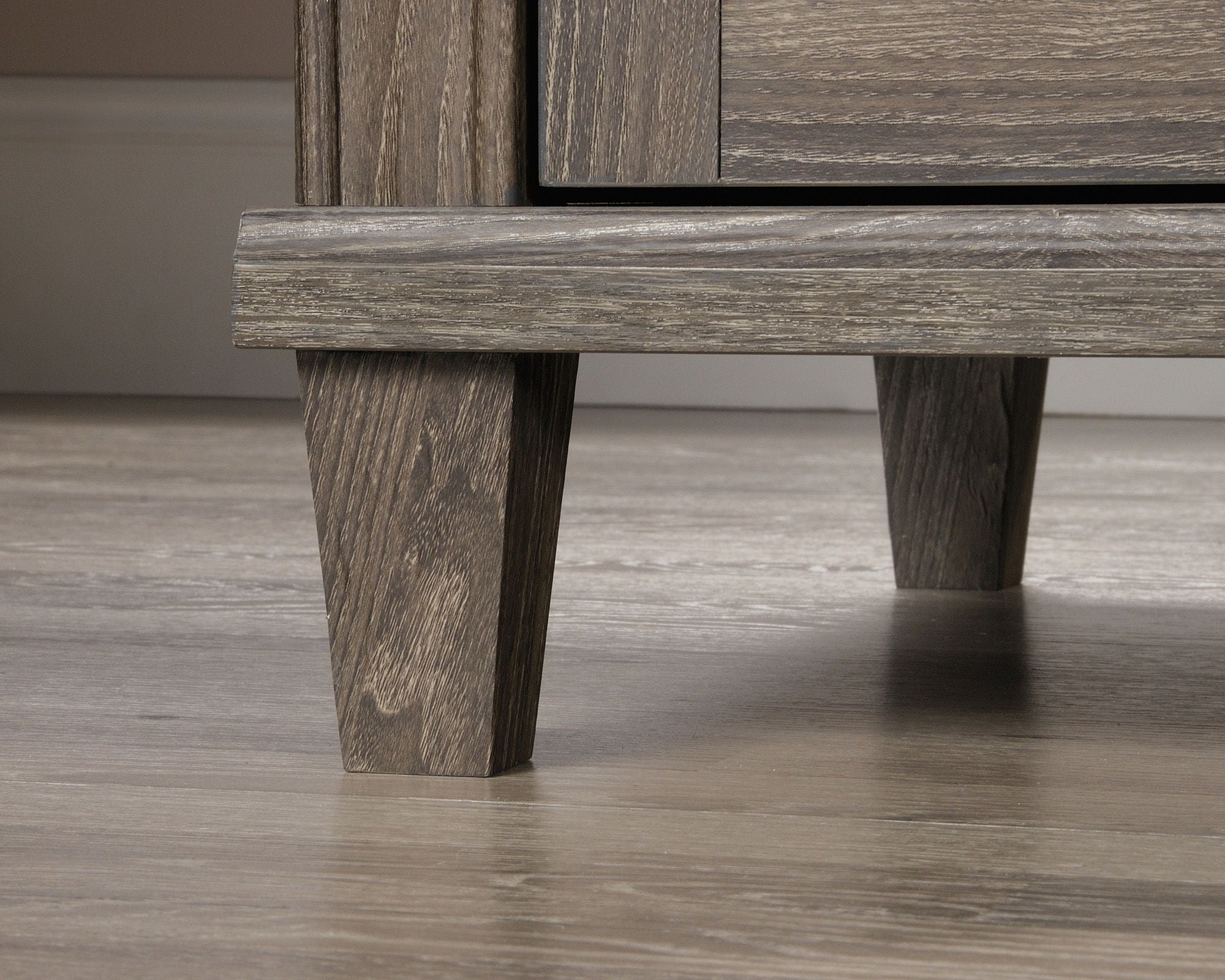 L-Shaped Desk in Emery Oak