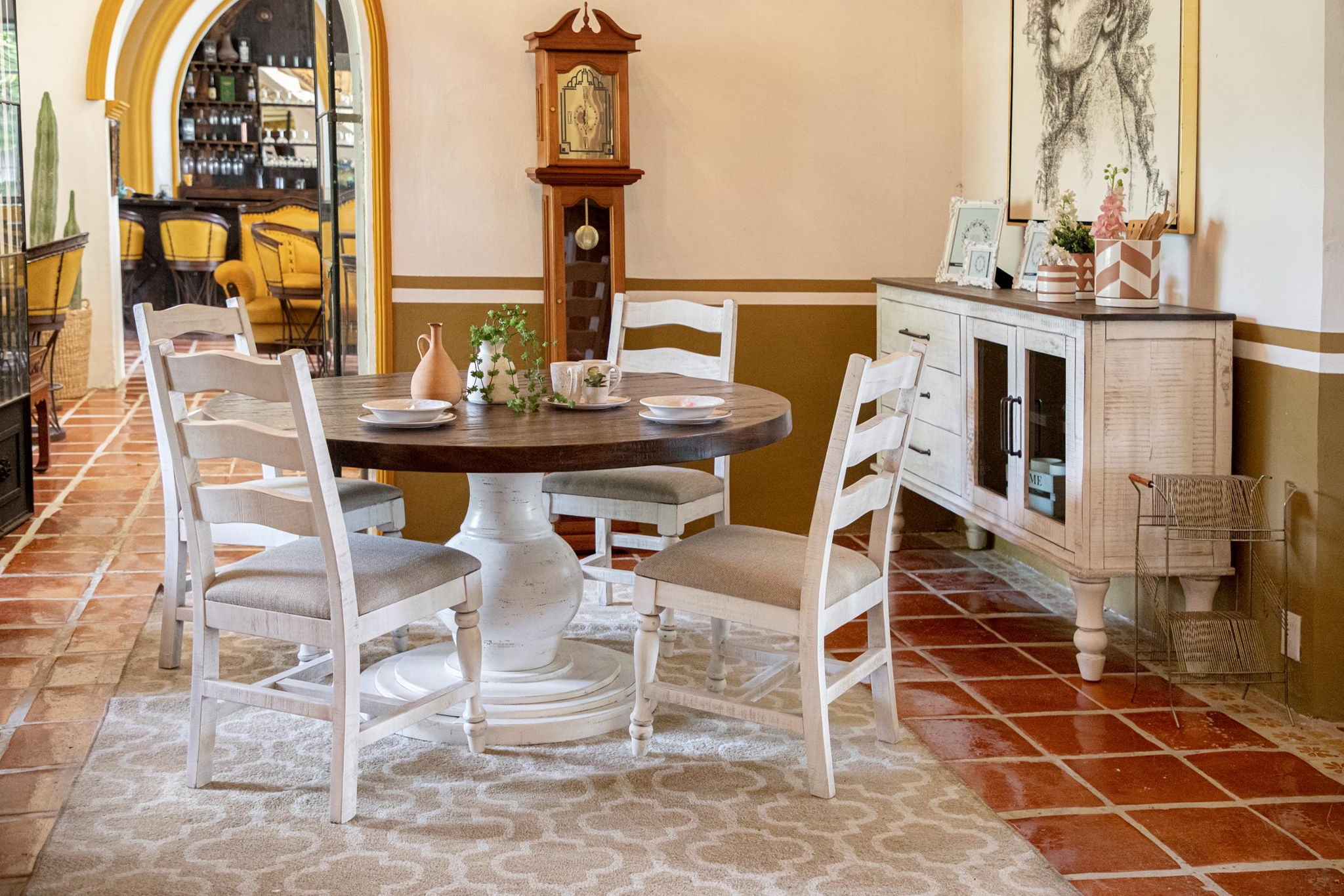 Rock Valley - Dining Table Round - Dark Brown