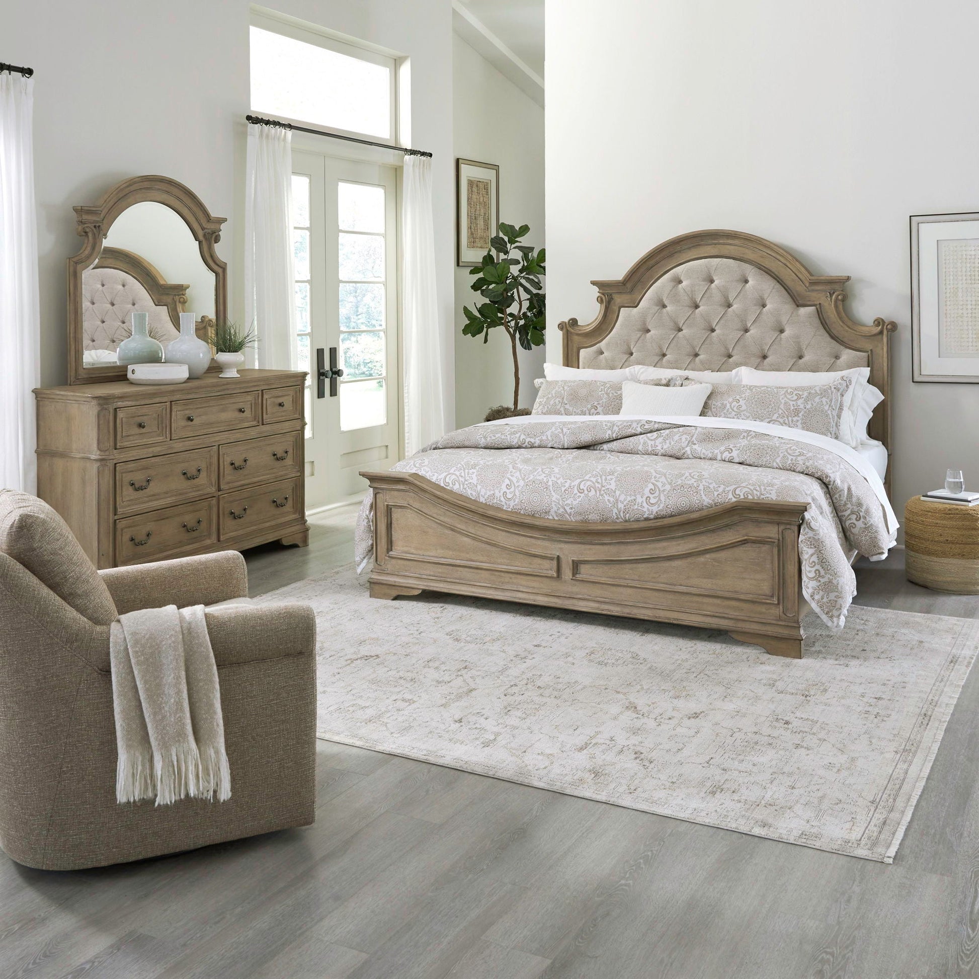 Liberty Furniture Magnolia Manor - Upholstered Bedroom Set | Meri Furniture