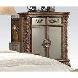 Create an elegant, traditional design in your bedroom with the Vendome chest.