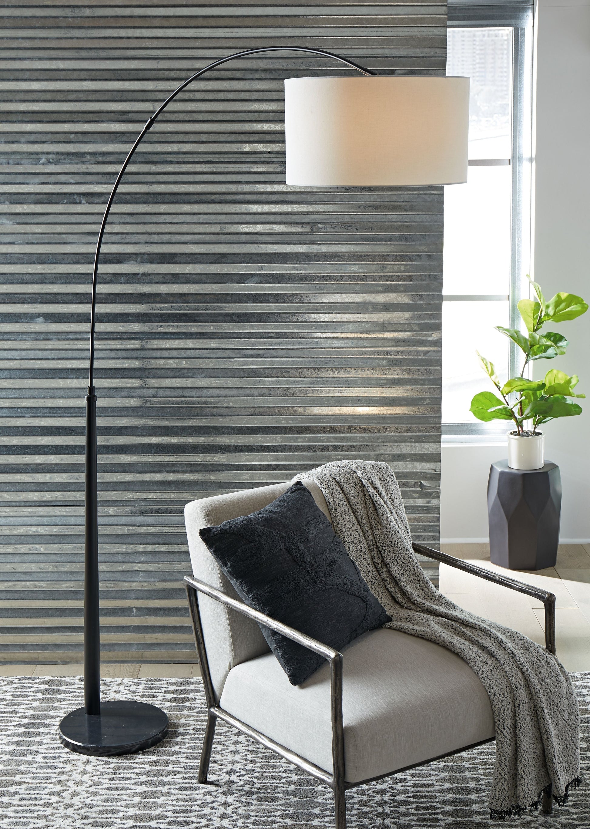 Signature Design by Ashley® Veergate - Black - Metal Arc Lamp | Meri Furniture