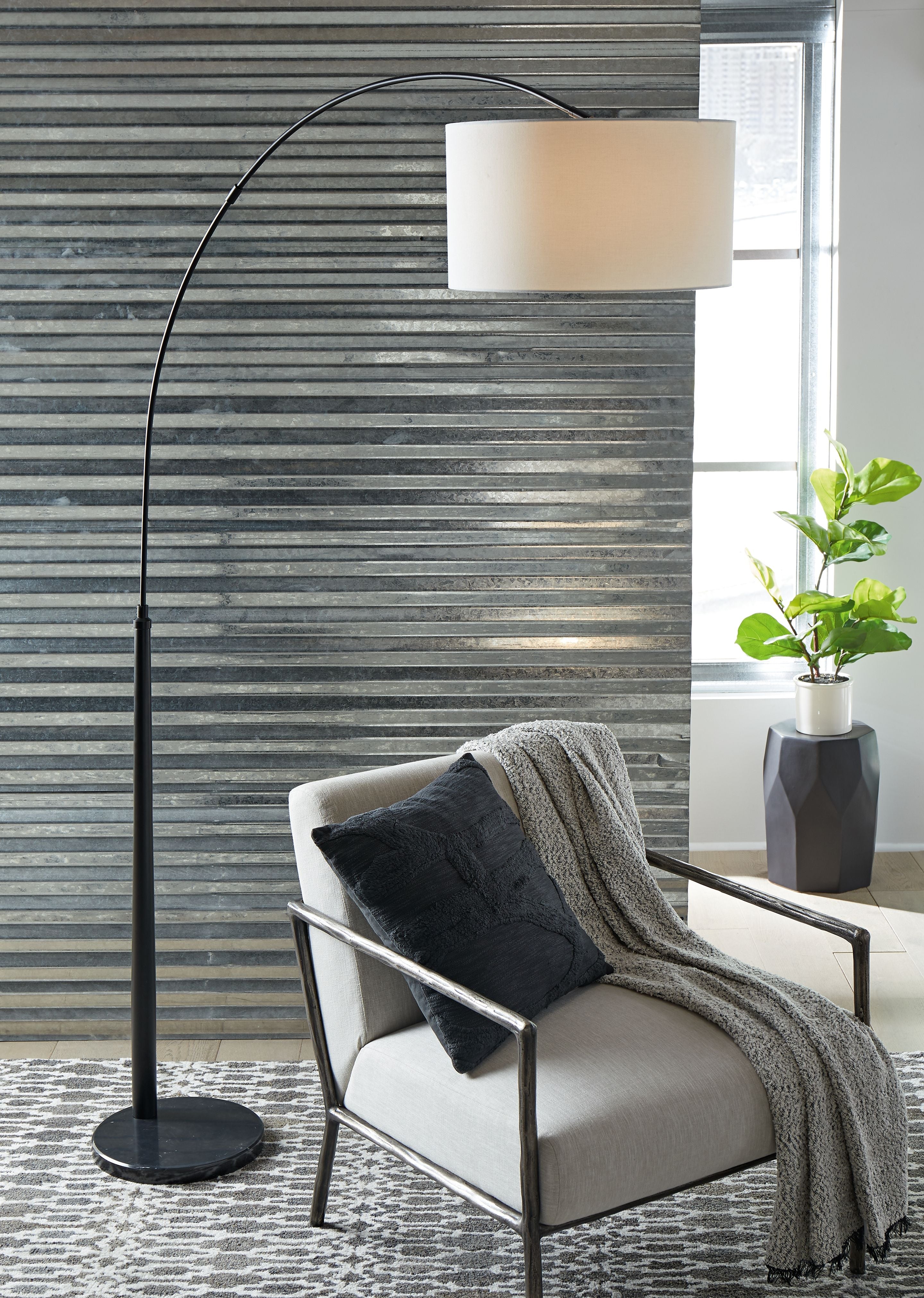 Signature Design by Ashley® Veergate - Black - Metal Arc Lamp | Meri Furniture