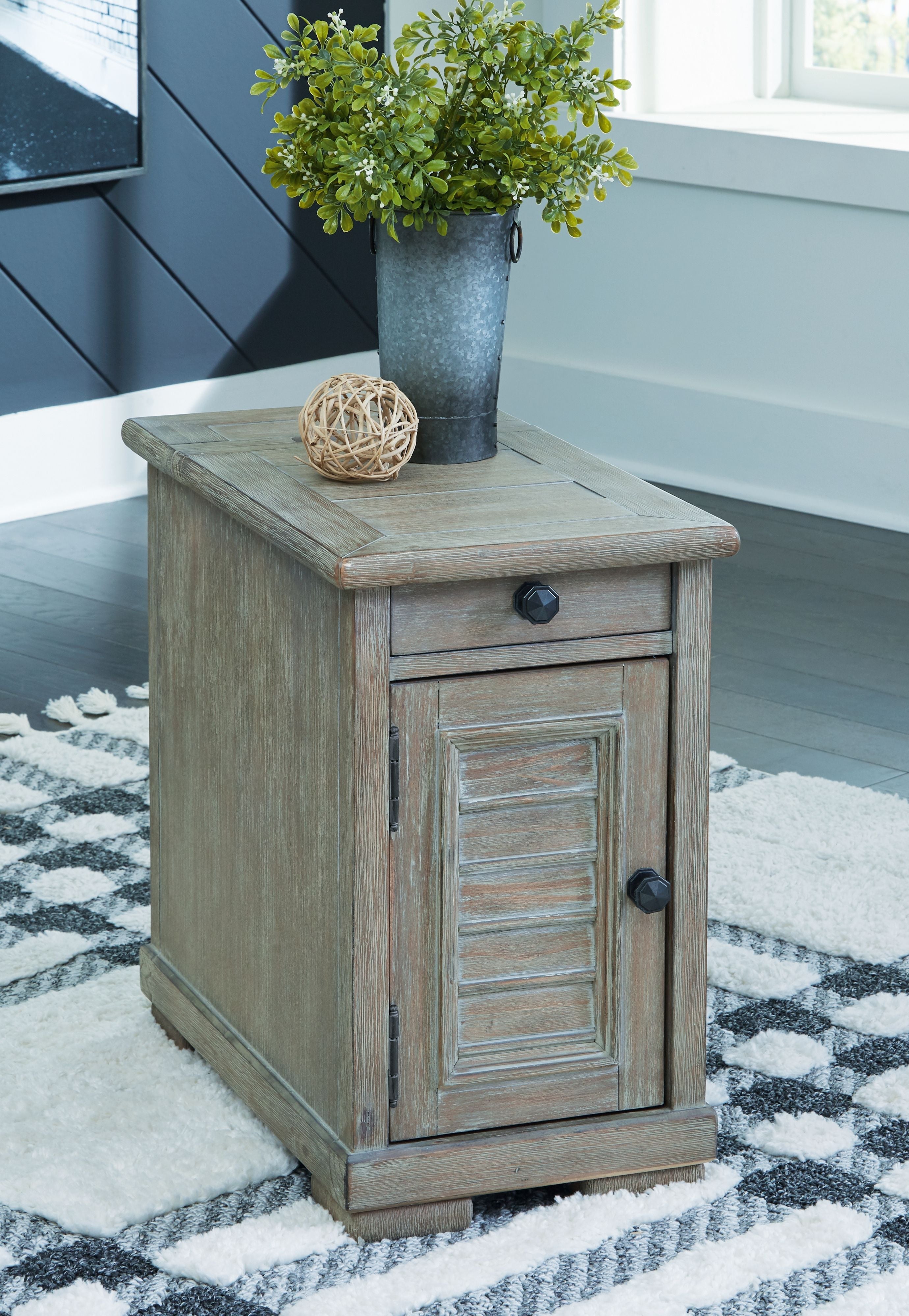 Ashley Furniture Moreshire - Bisque - Chair Side End Table | Meri Furniture