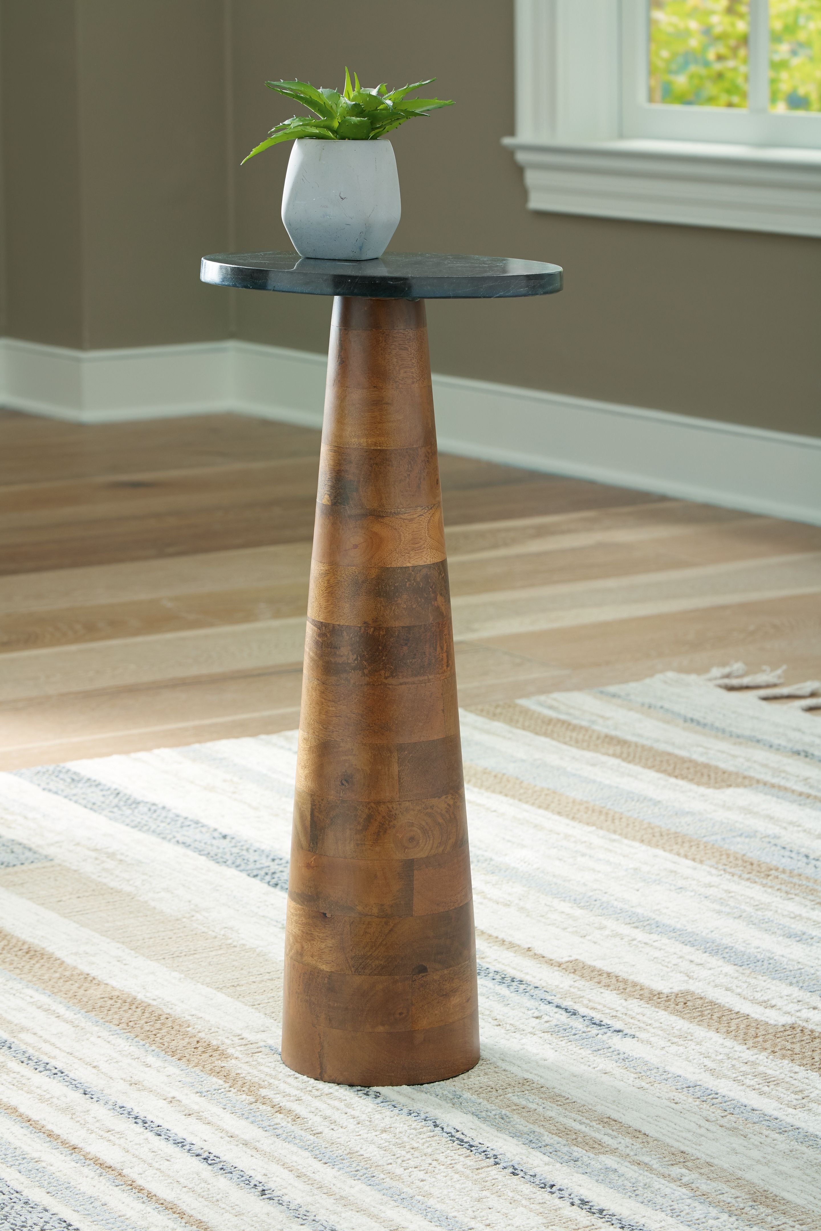 Signature Design by Ashley® Quinndon - Brown / Black - Accent Table | Meri Furniture
