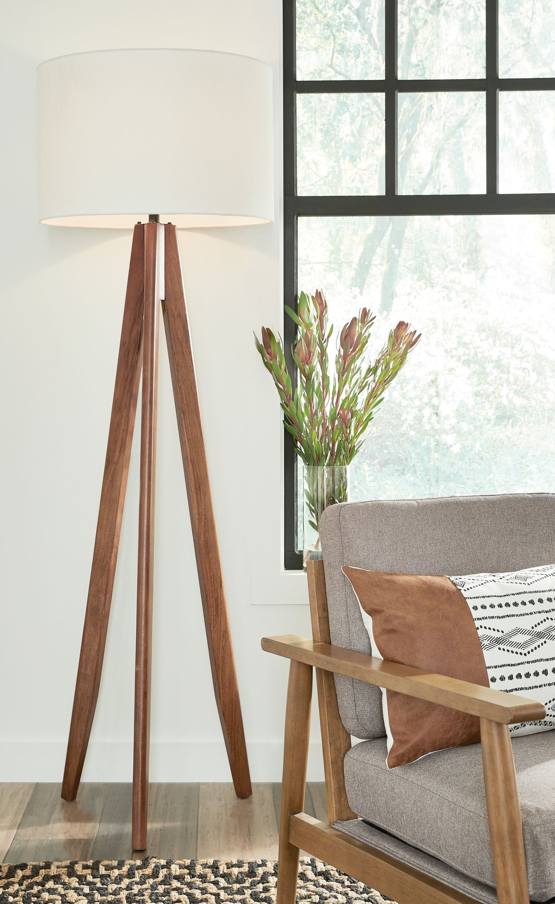Signature Design by Ashley® Dallson - Floor Lamp | Meri Furniture