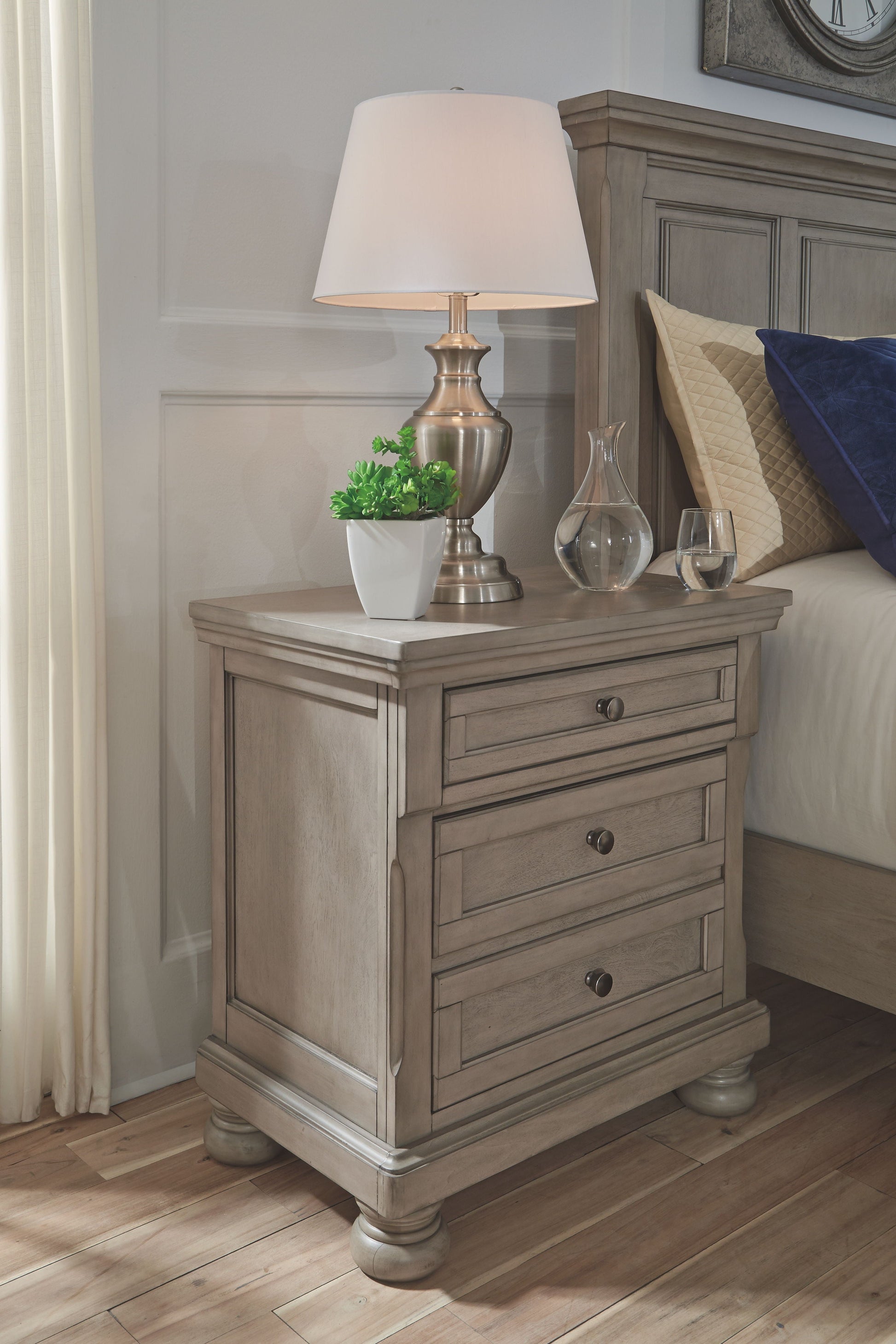 Signature Design by Ashley® Lettner - Sleigh Bedroom Set | Meri Furniture