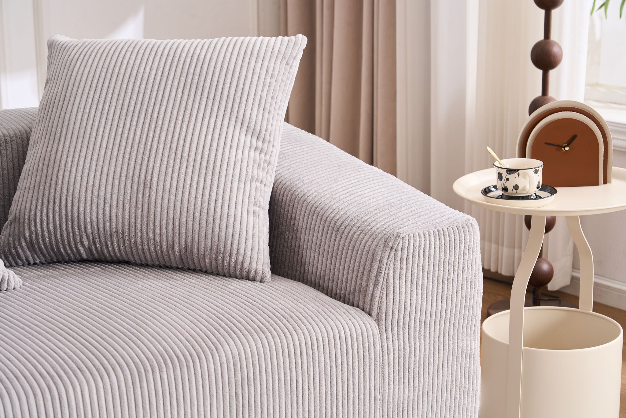 Combined 3 Seater Sofa With 4 Pillows