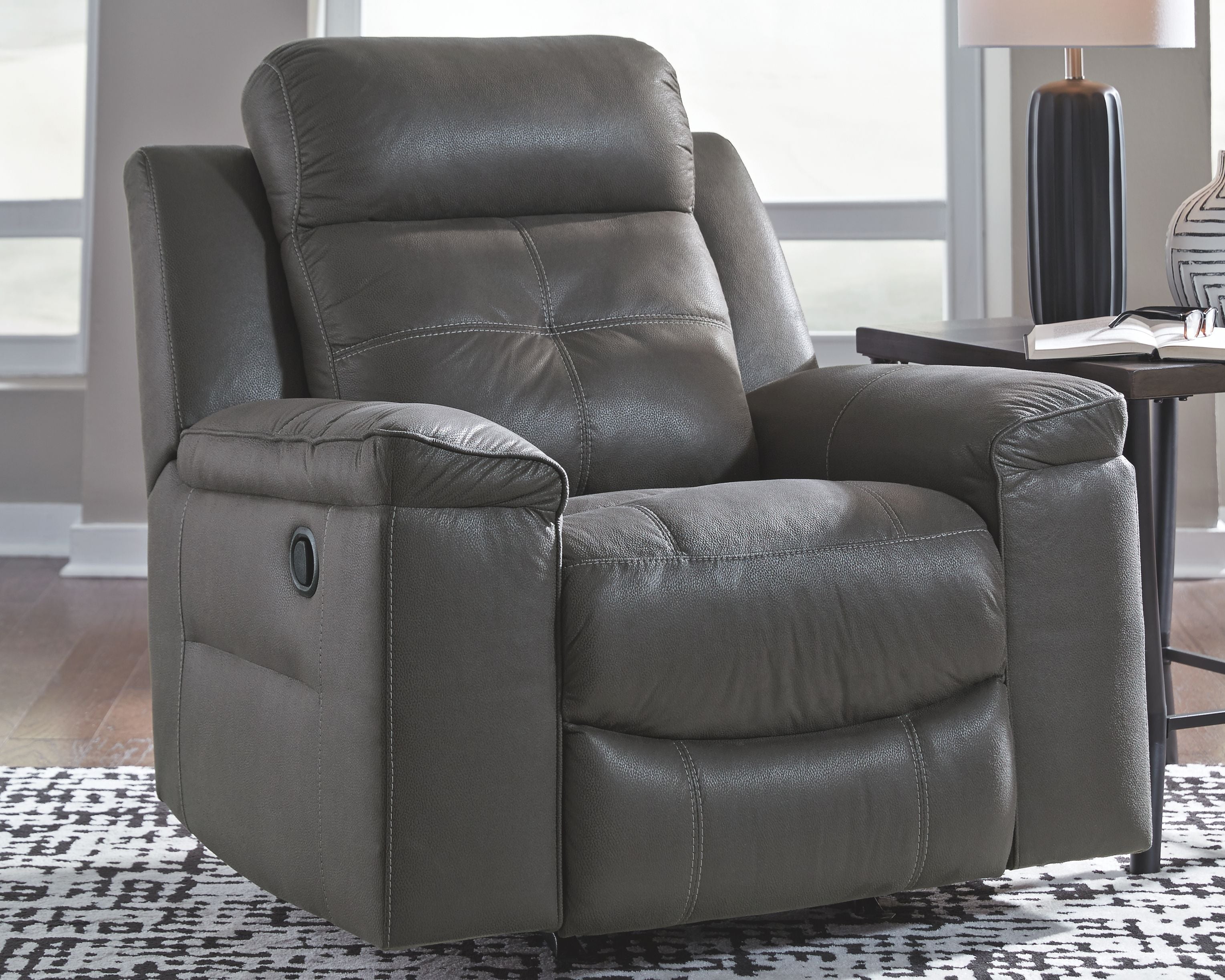 Ashley Furniture Jesolo - Rocker Recliners | Meri Furniture