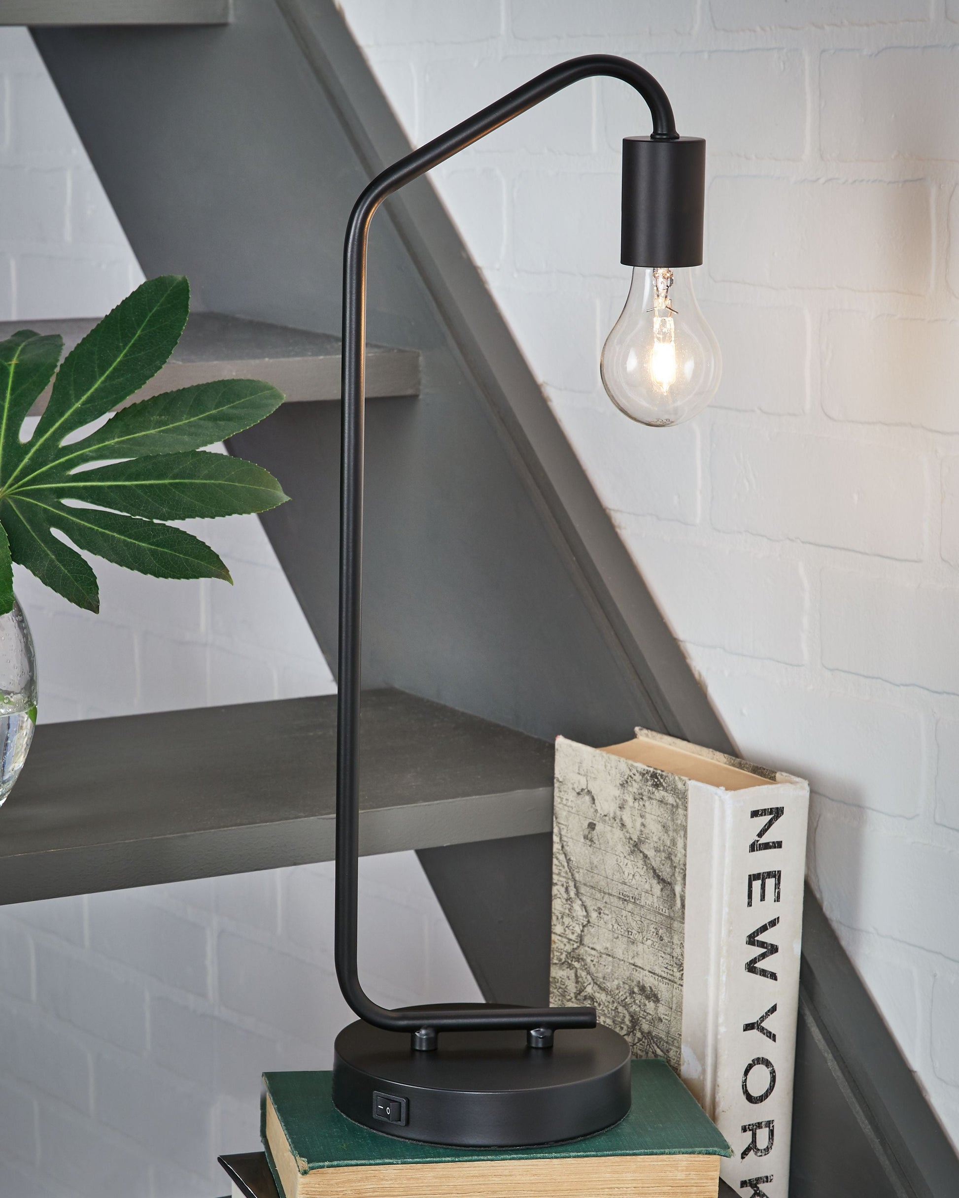 Ashley Furniture Covybend - Metal Desk Lamp | Meri Furniture