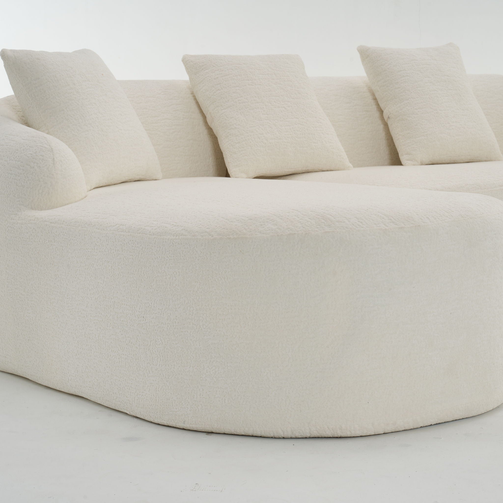 Combined Sofa With 4 Pillows