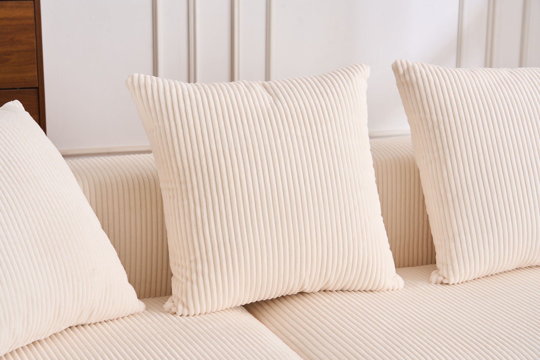 Combined 3 Seater Sofa With 4 Pillows