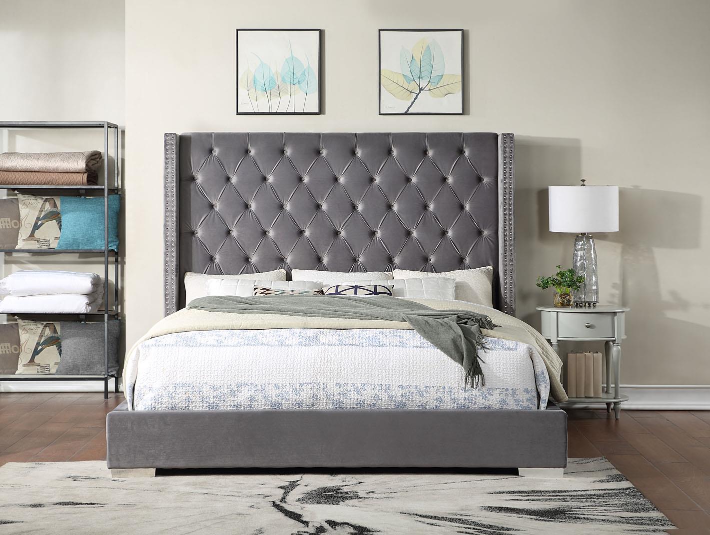B581 - Velvet Bed