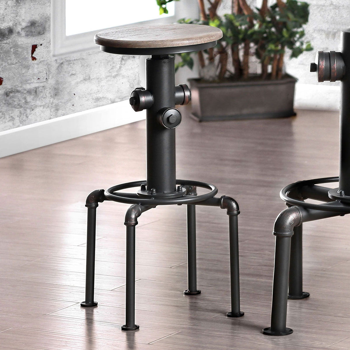 Foskey - Bar Stool (Set of 2) - Antique Black / Natural Tone