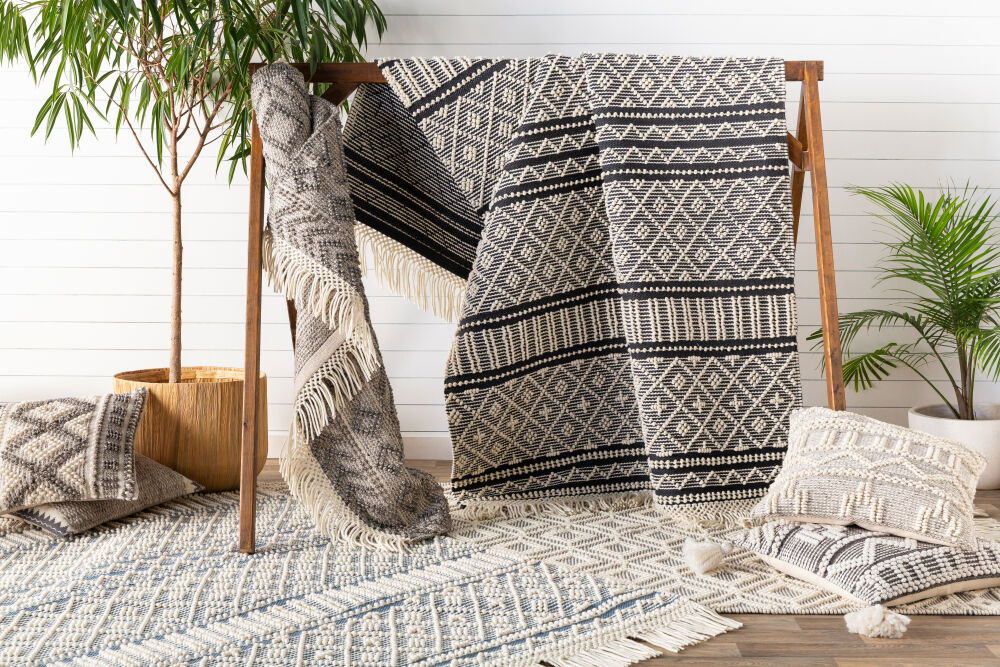 Farmhouse Tassels Handmade Rug