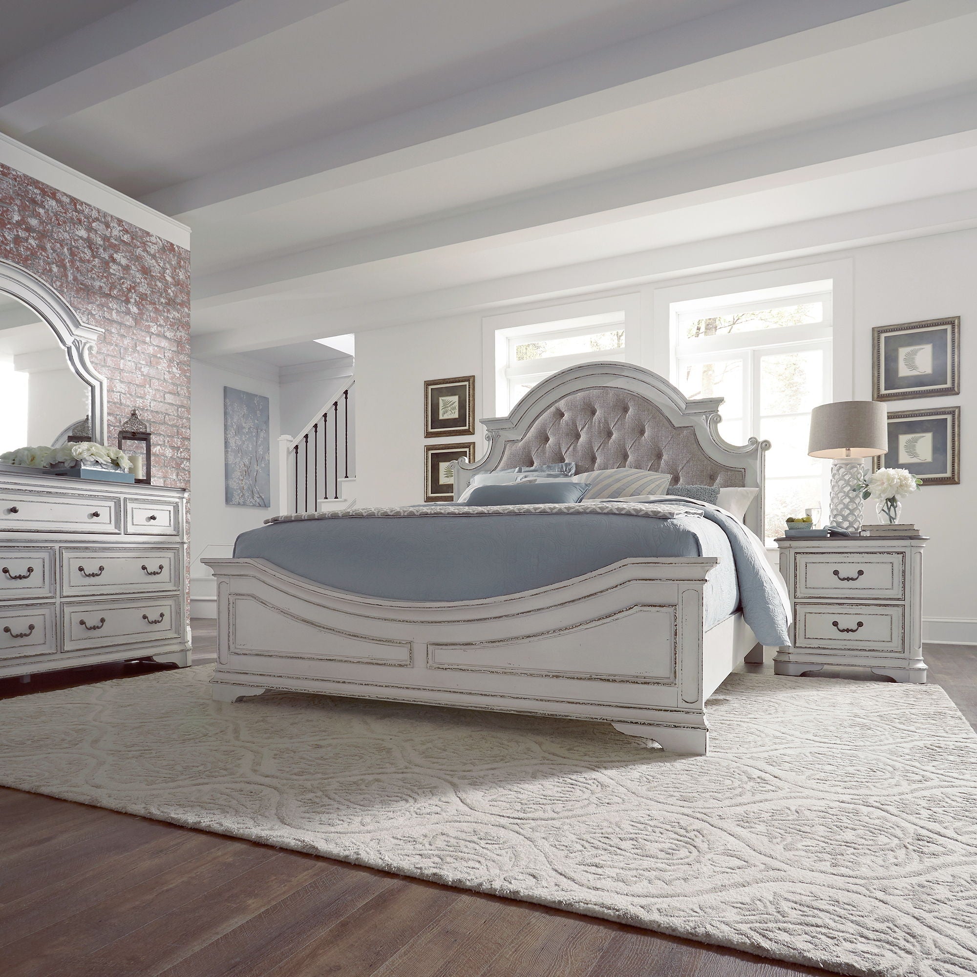 Liberty Furniture Magnolia Manor - Upholstered Bed Set | Meri Furniture