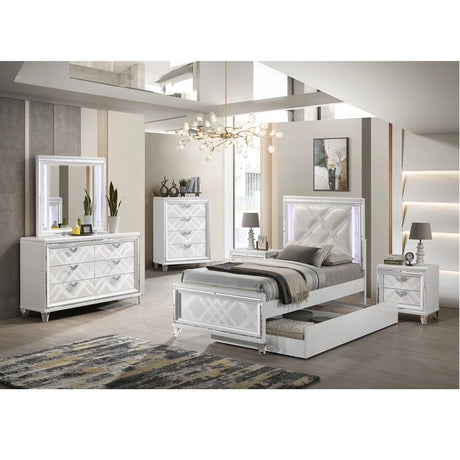 Skylar - Accent Dresser - White