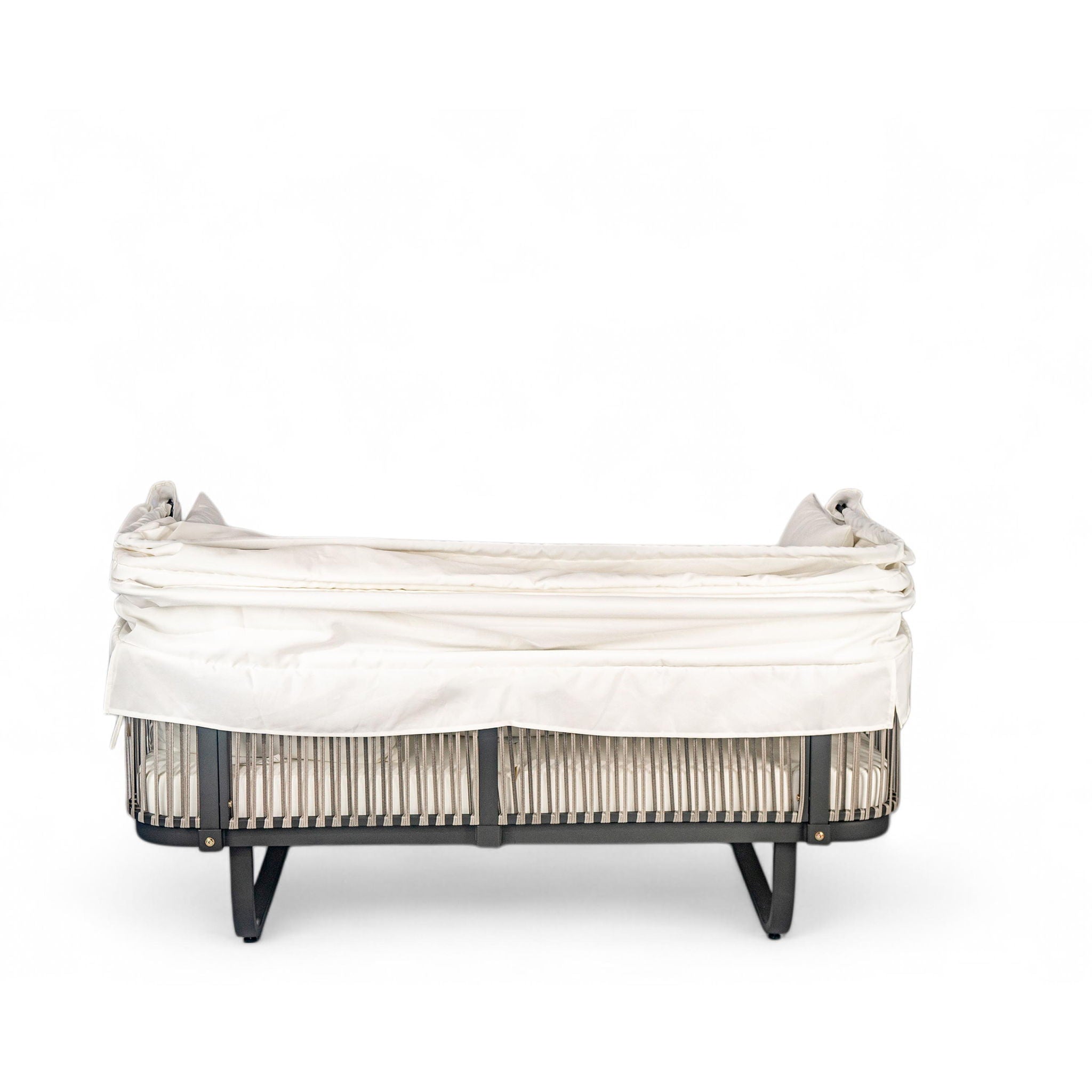 Outdoor Patio Rattan Daybed With Detachable Pillows