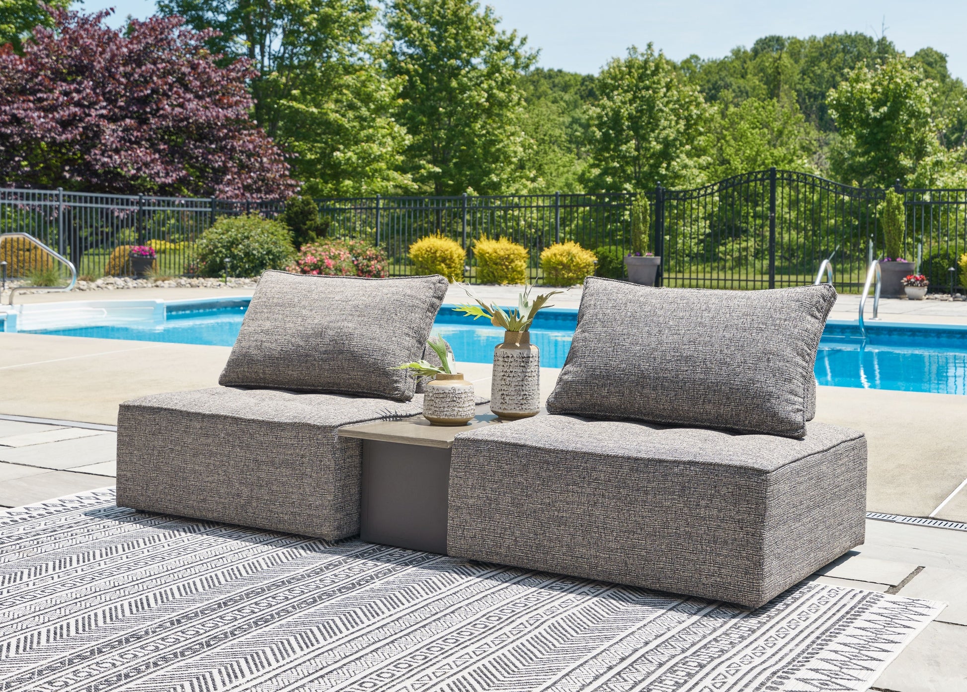 Signature Design by Ashley® Bree Zee - Outdoor Sectional | Meri Furniture