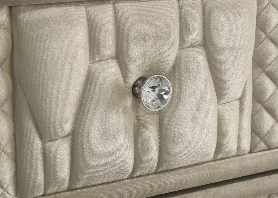 Lorient - 5-Drawer LED Chest Of Drawers - Ivory And Camel