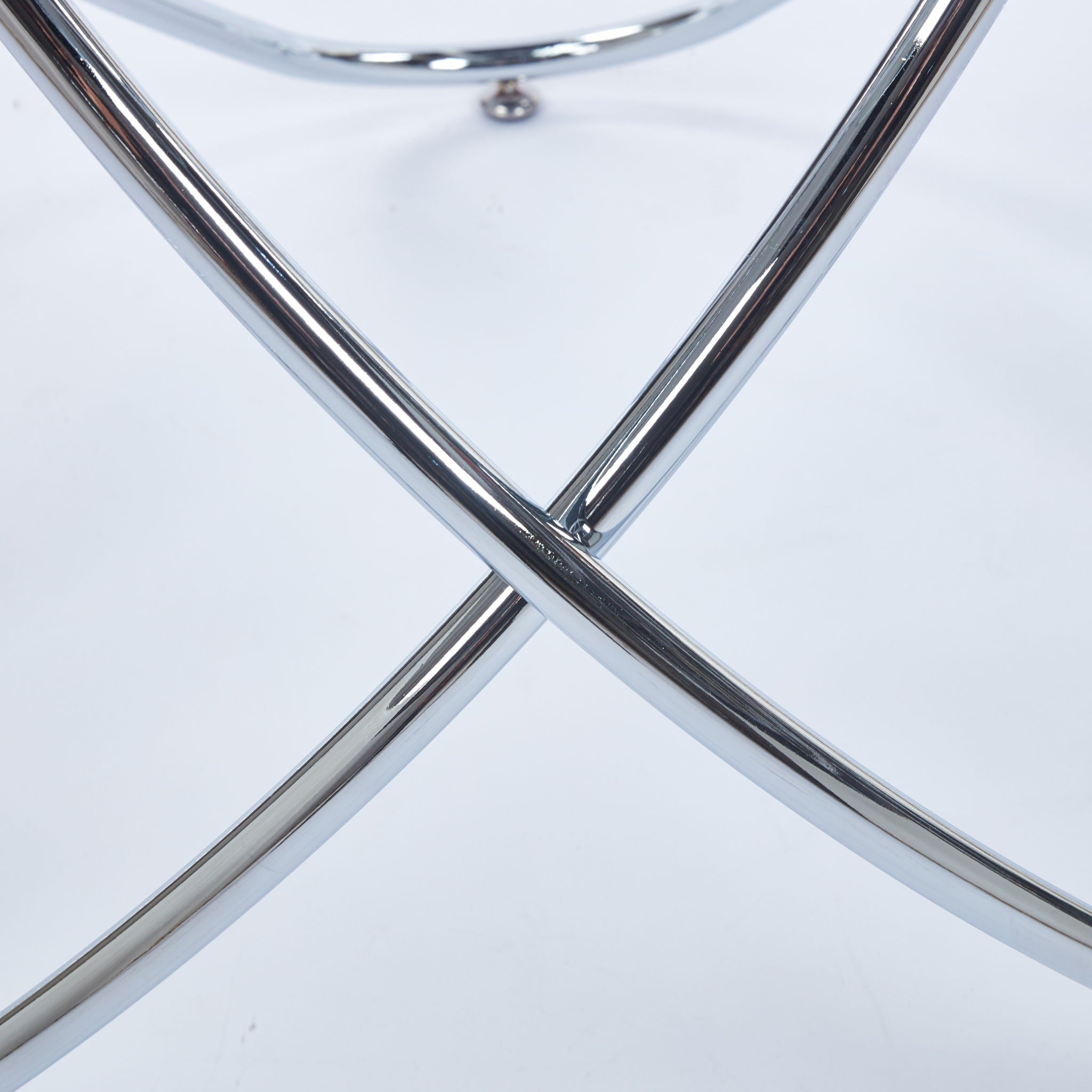 Metal Leg Dining Table With Tempered Glass Top