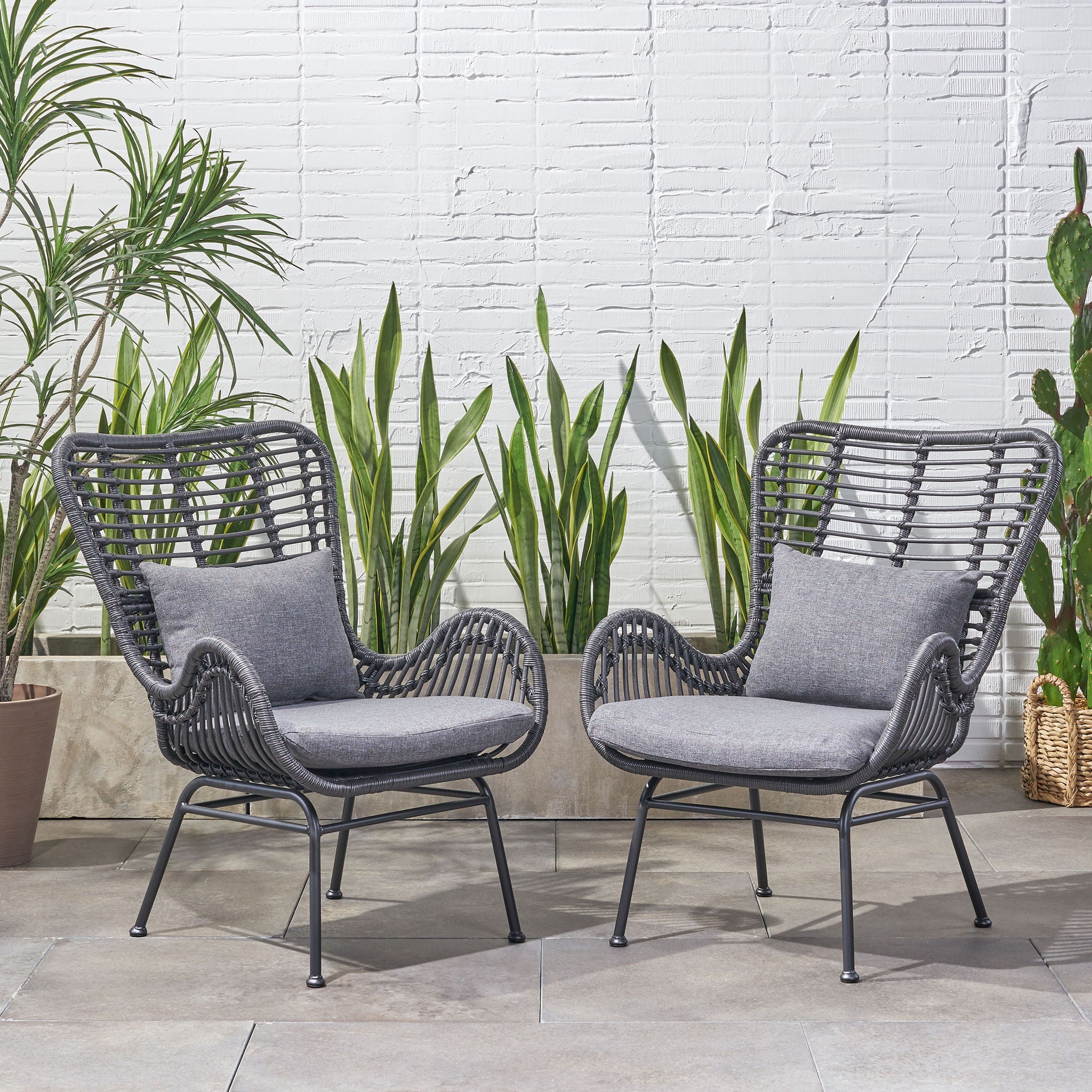 Modern Aesthetic Outdoor Rattan Accent Chair With Metal Legs