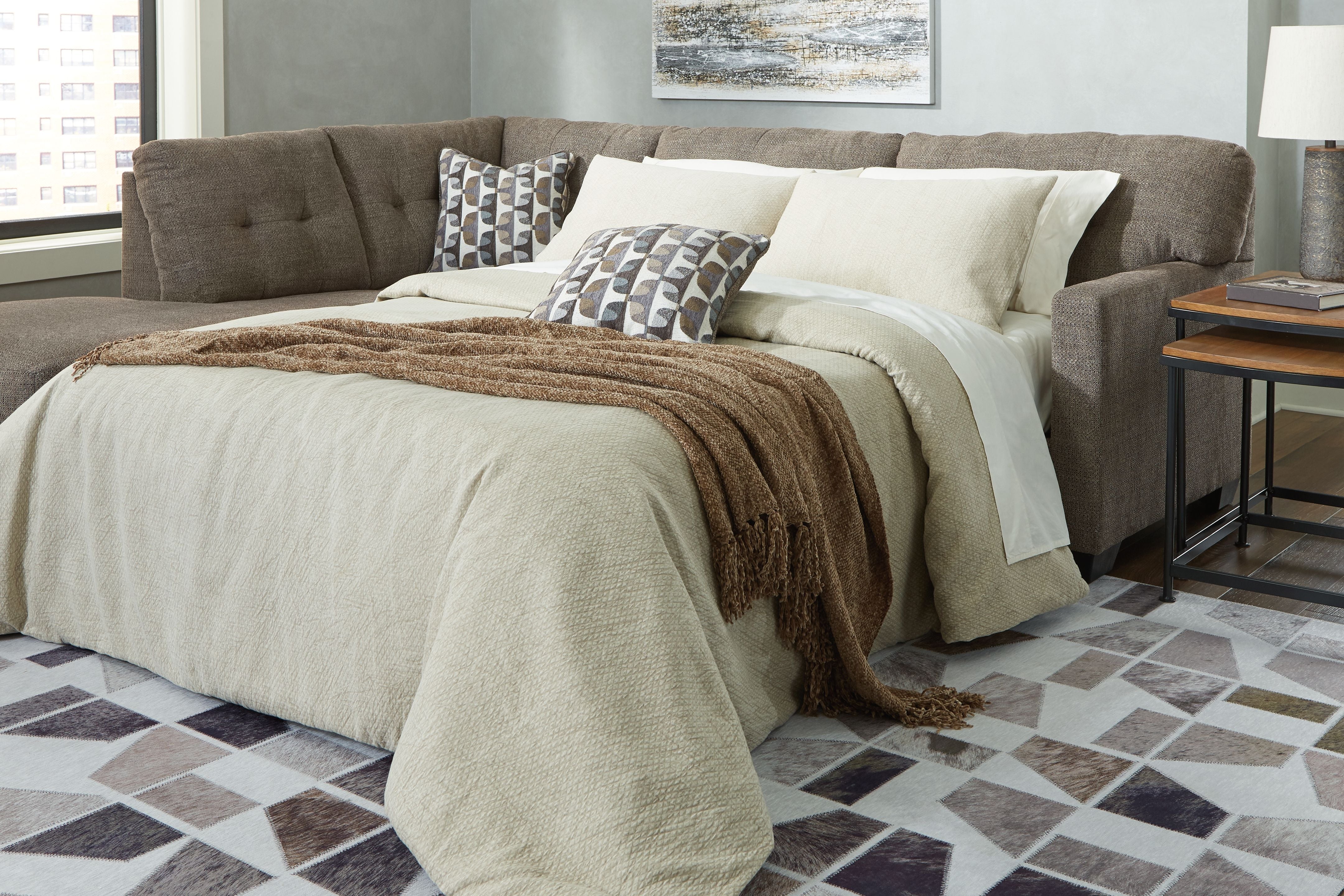 Signature Design by Ashley® Mahoney - Sectional | Meri Furniture