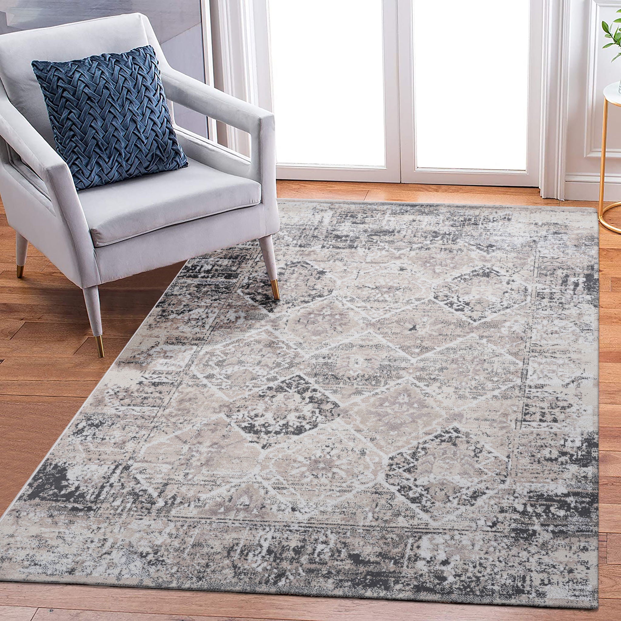 Payas - 5' X 7' Traditional Area Rug - Cream / Anthracite