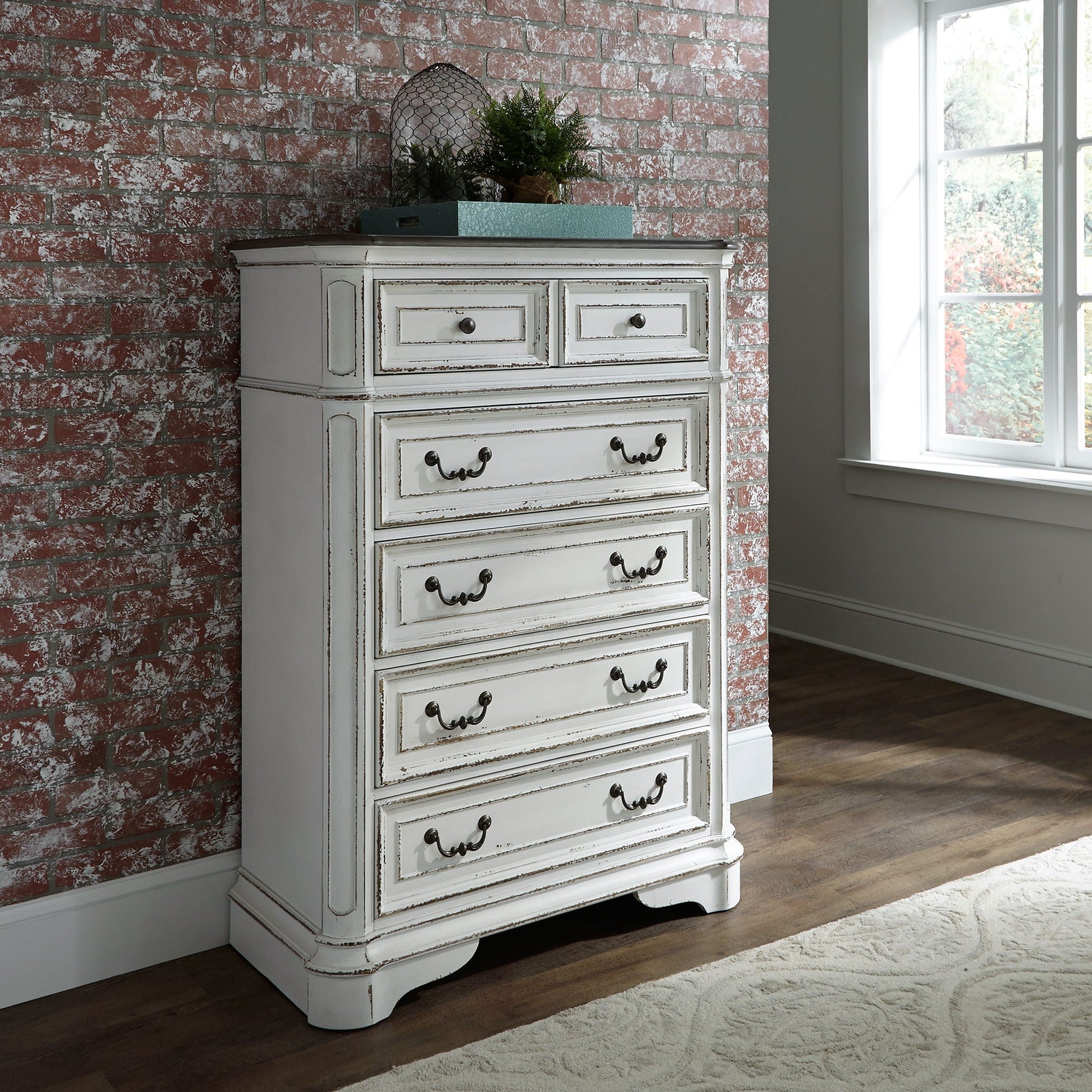 Liberty Furniture Magnolia Manor - Upholstered Bedroom Set | Meri Furniture