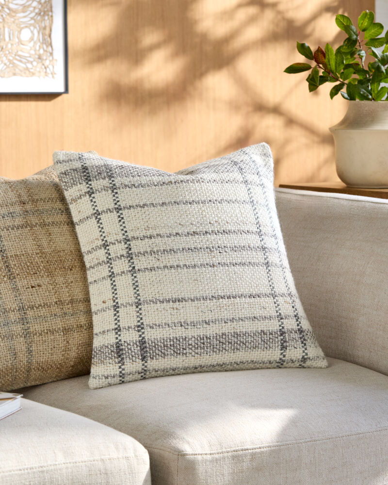 Amaya Pillow