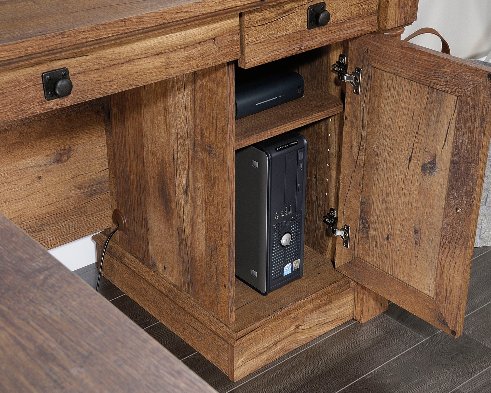 Traditional Style L-Shaped Desk in Vintage Oak