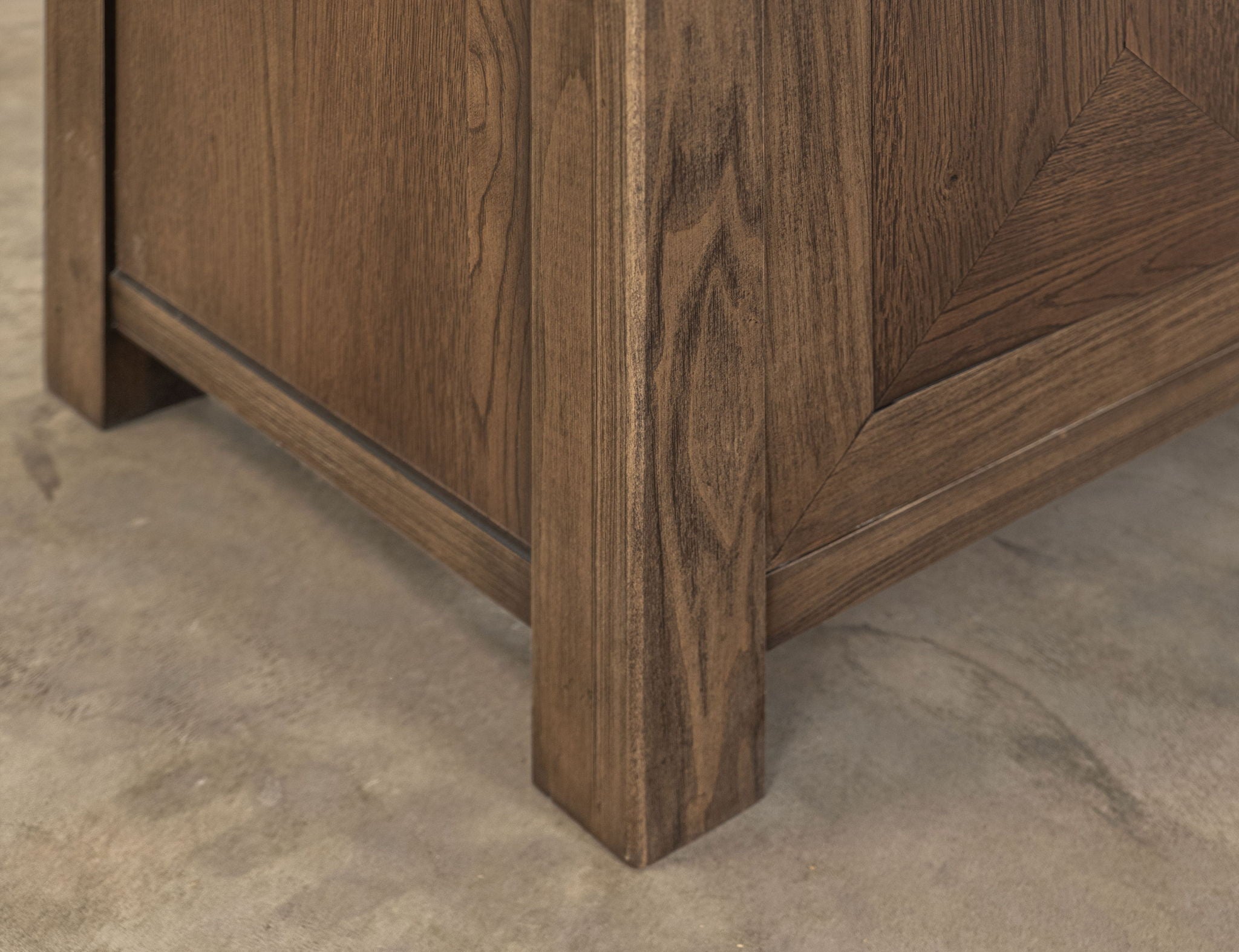 Novus Lodge - Console - Brown