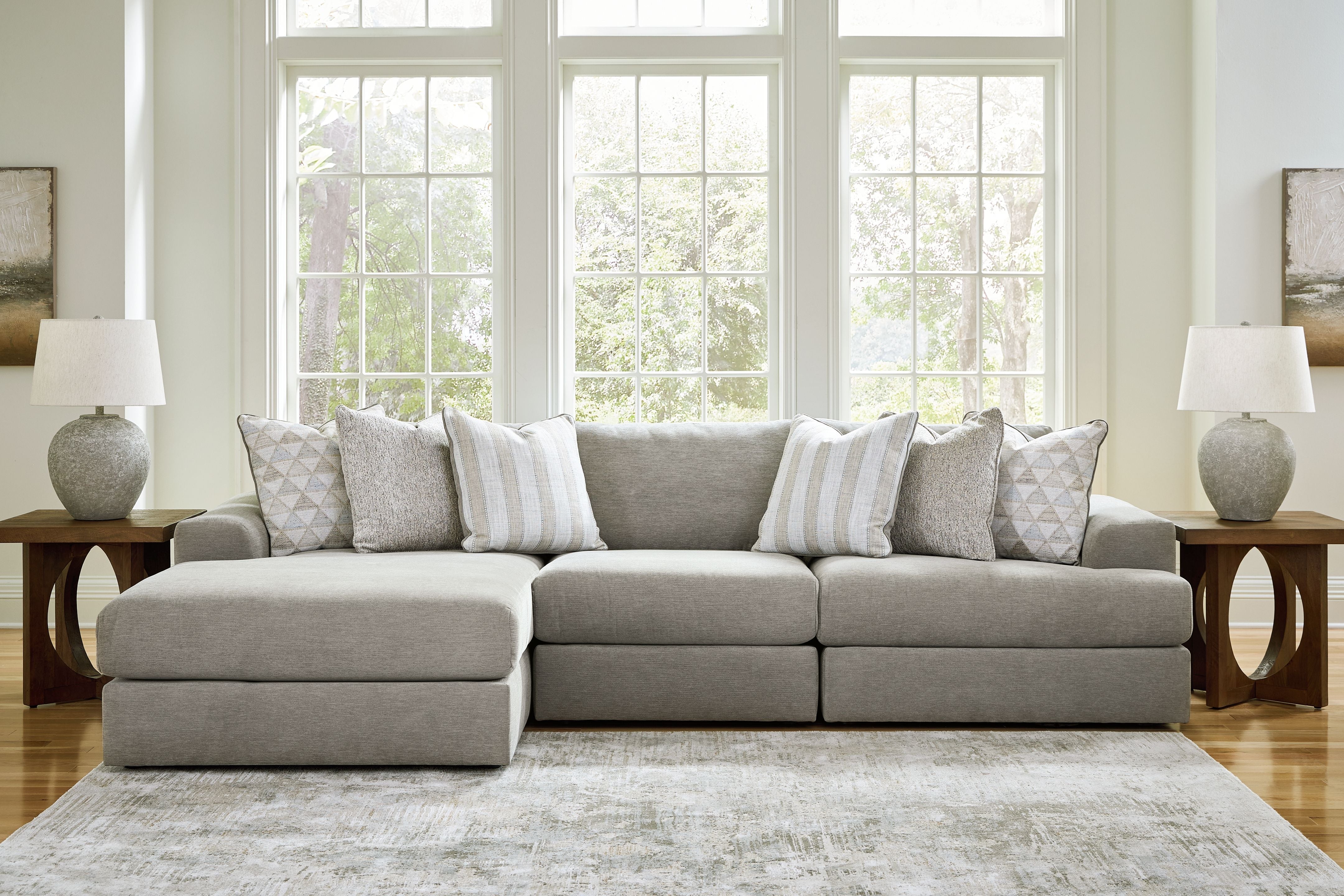 Signature Design by Ashley® Avaliyah - Sectional | Meri Furniture
