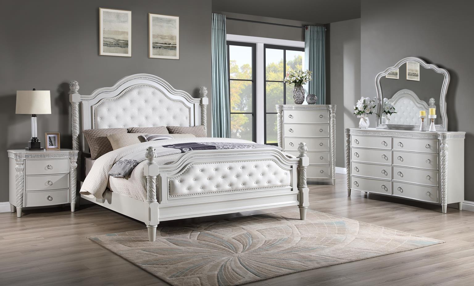 B033 - Dresser - White