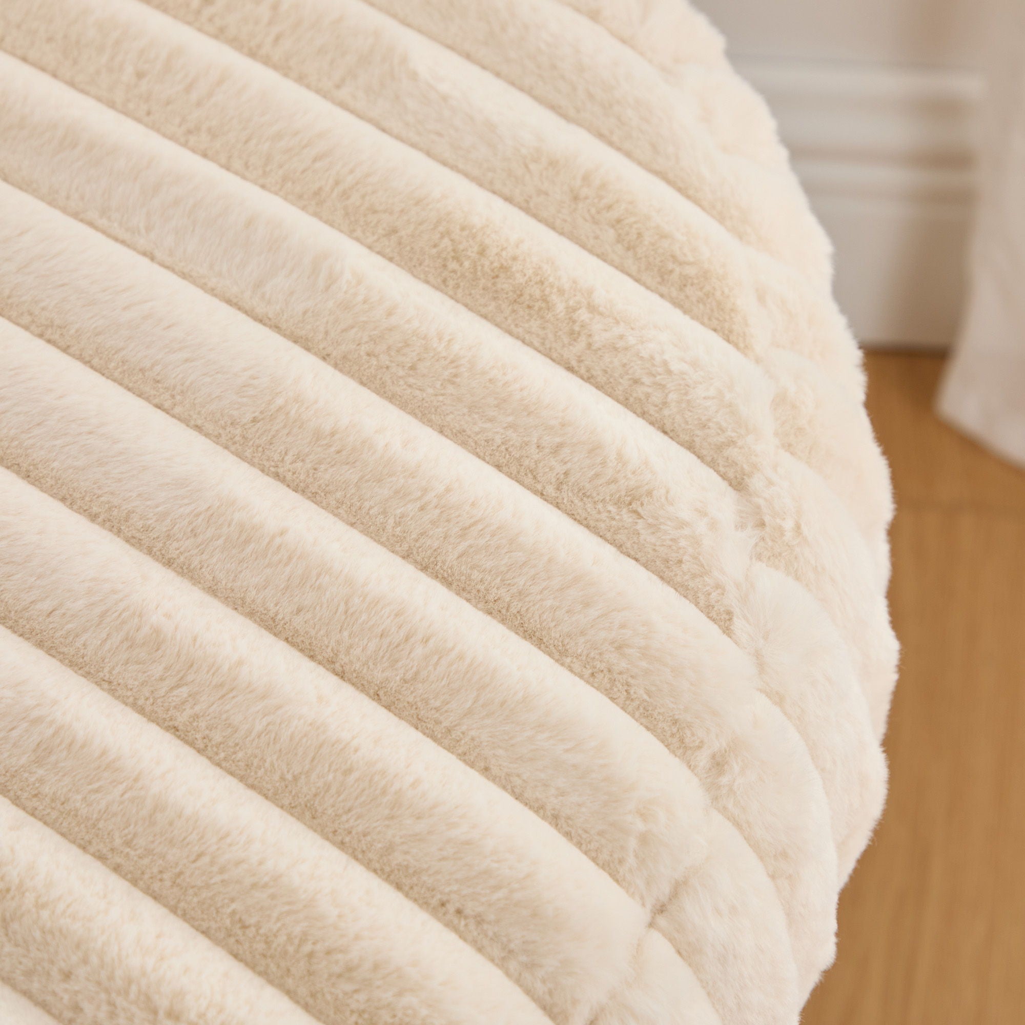 Modern Upholstered Round Ottoman Coffee Table With Storage Shelf