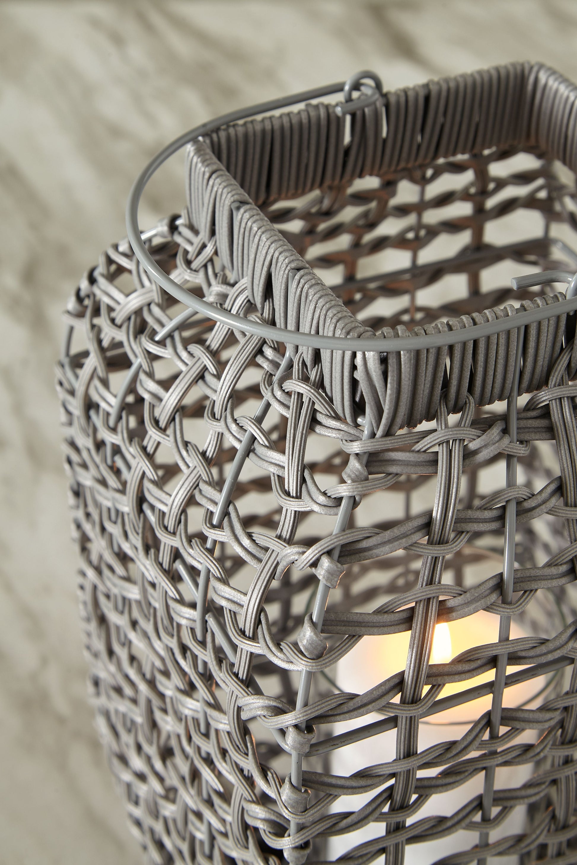Signature Design by Ashley® Evonne - Lantern | Meri Furniture