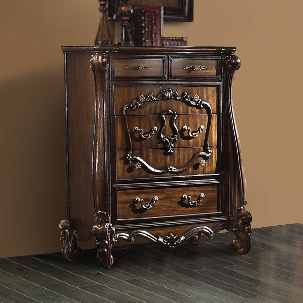 ACME The Versailles chest is the perfect accent to create the style of royalty your bedroom has been needing. | Meri Furniture