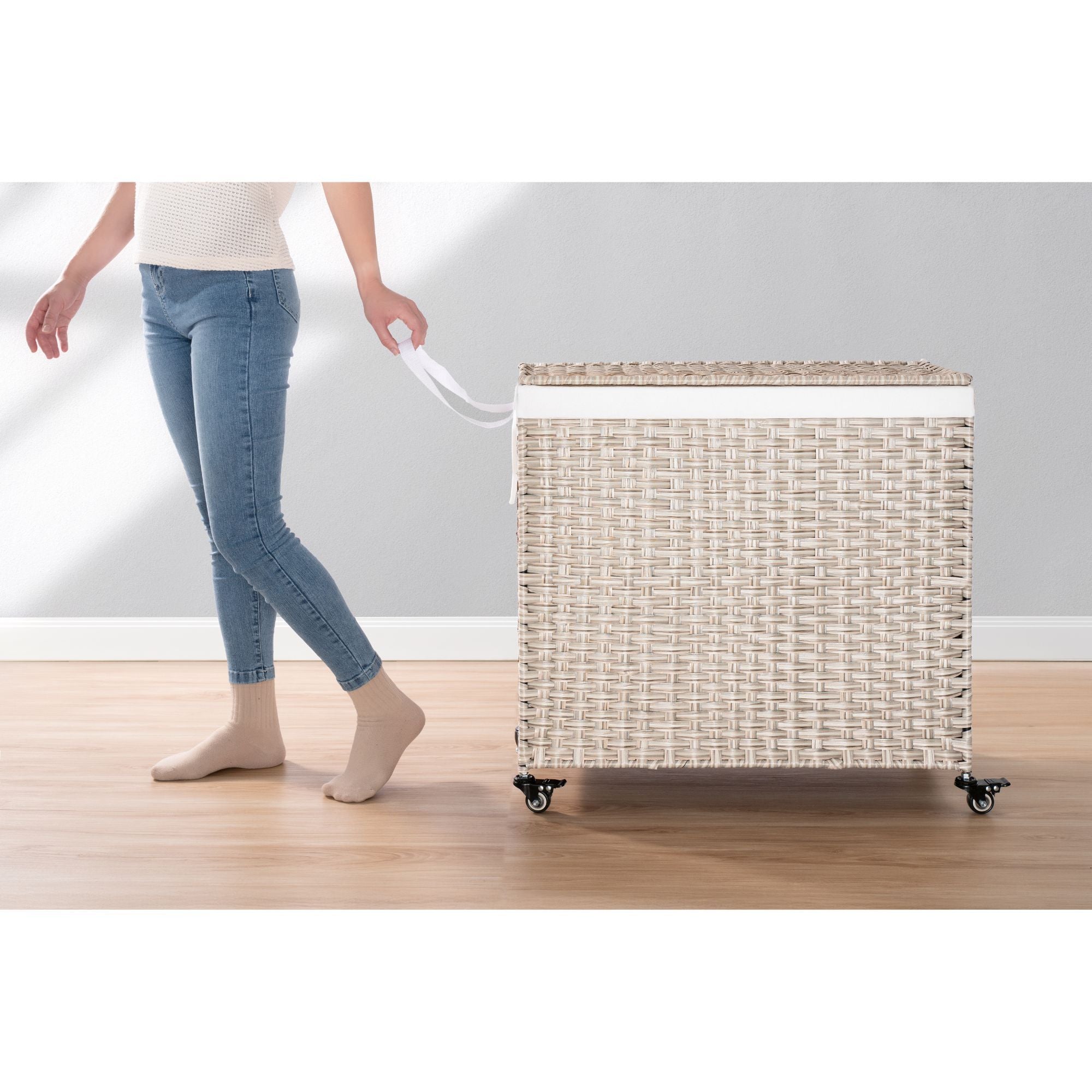 Laundry Hamper With Lid PE Rattan Powder Coating Frame Clothes Hampers With 2 Removable Bags