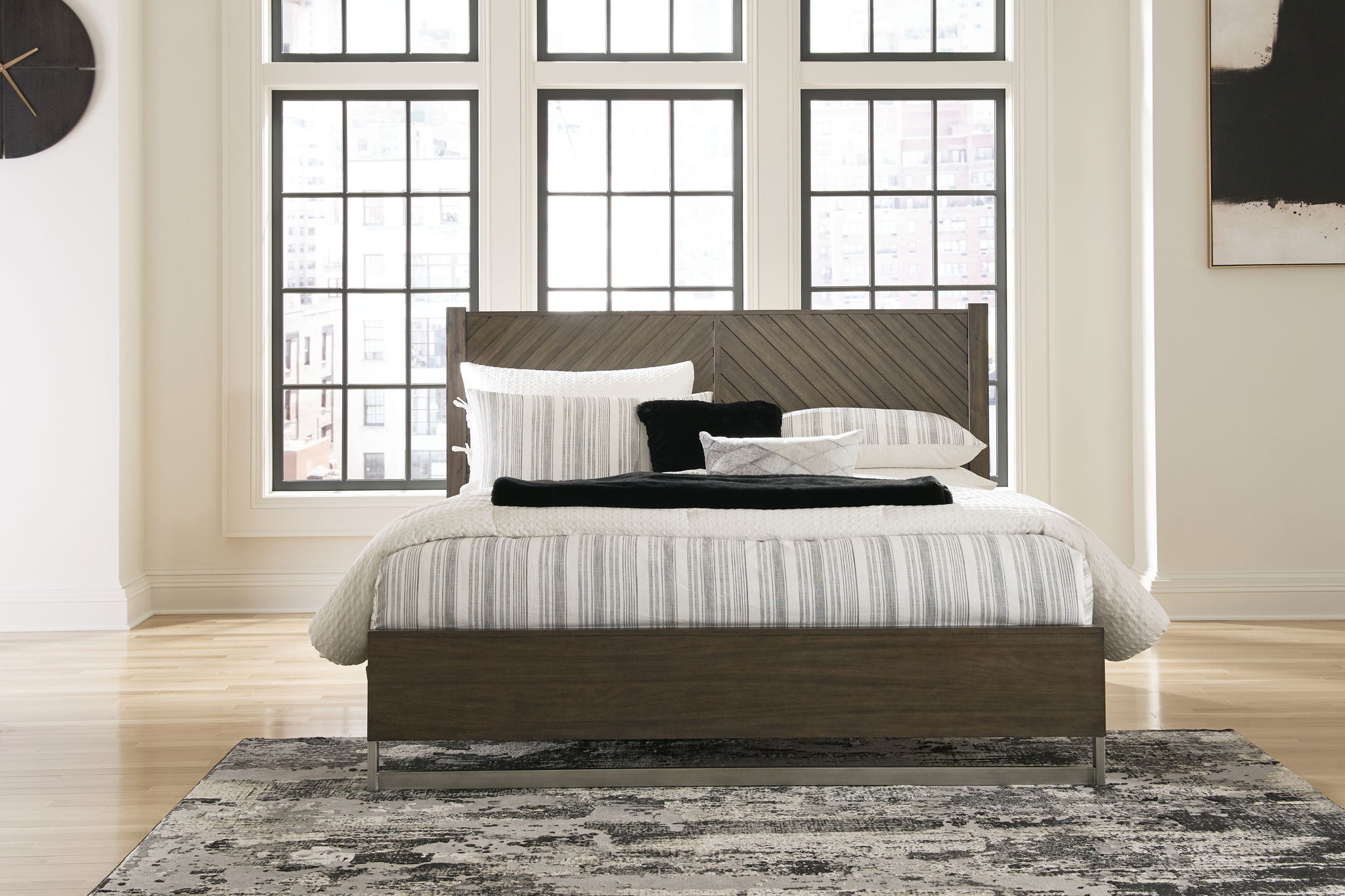 Arkenton - Panel Bed