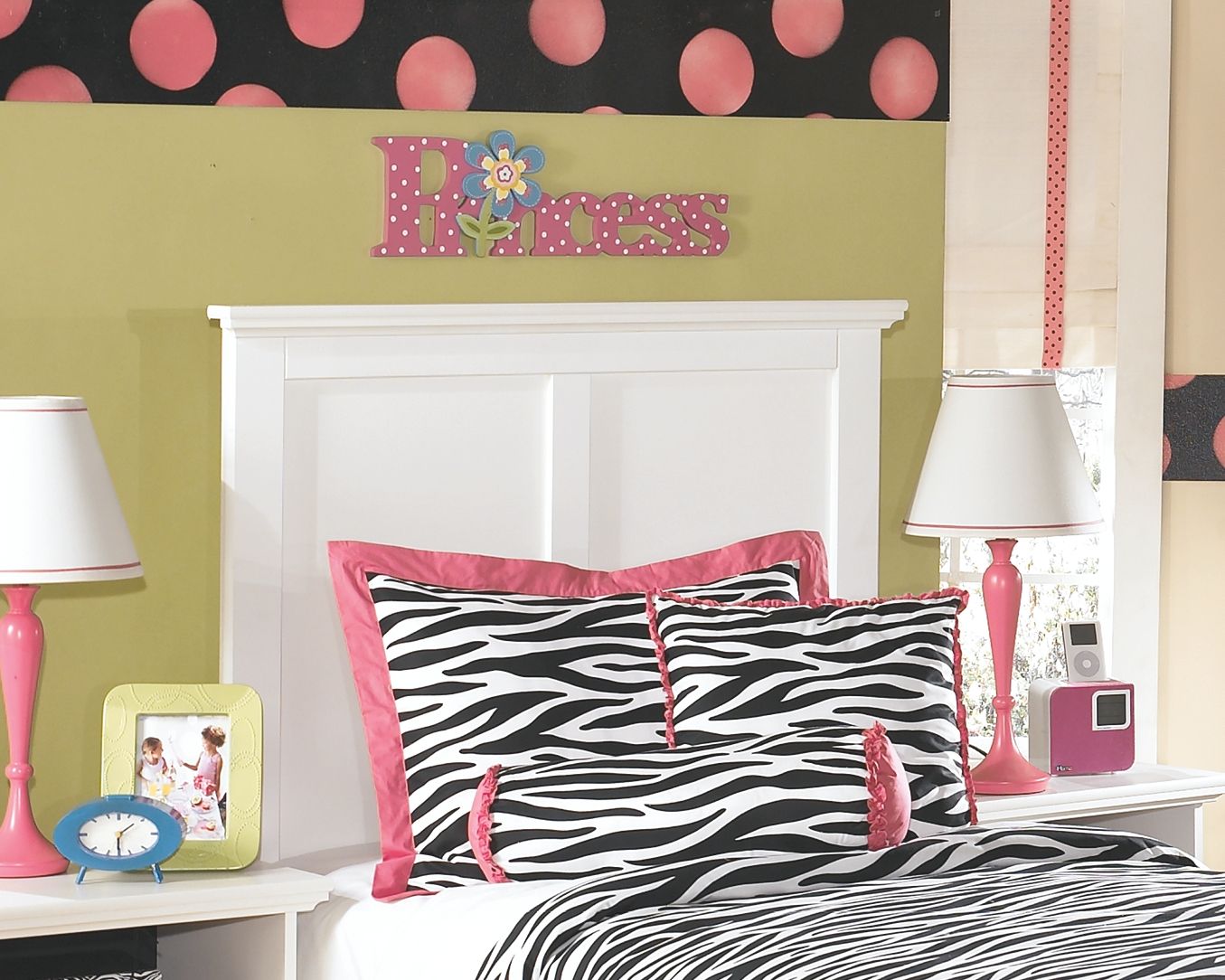 Signature Design by Ashley® Bostwick - Headboard With Bed Frame | Meri Furniture