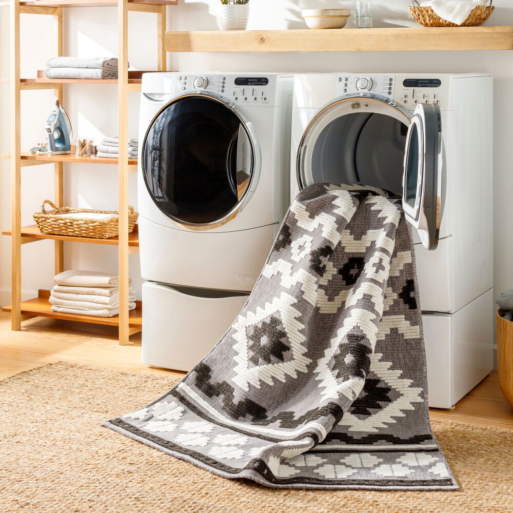 Lyna Machine Woven Rug